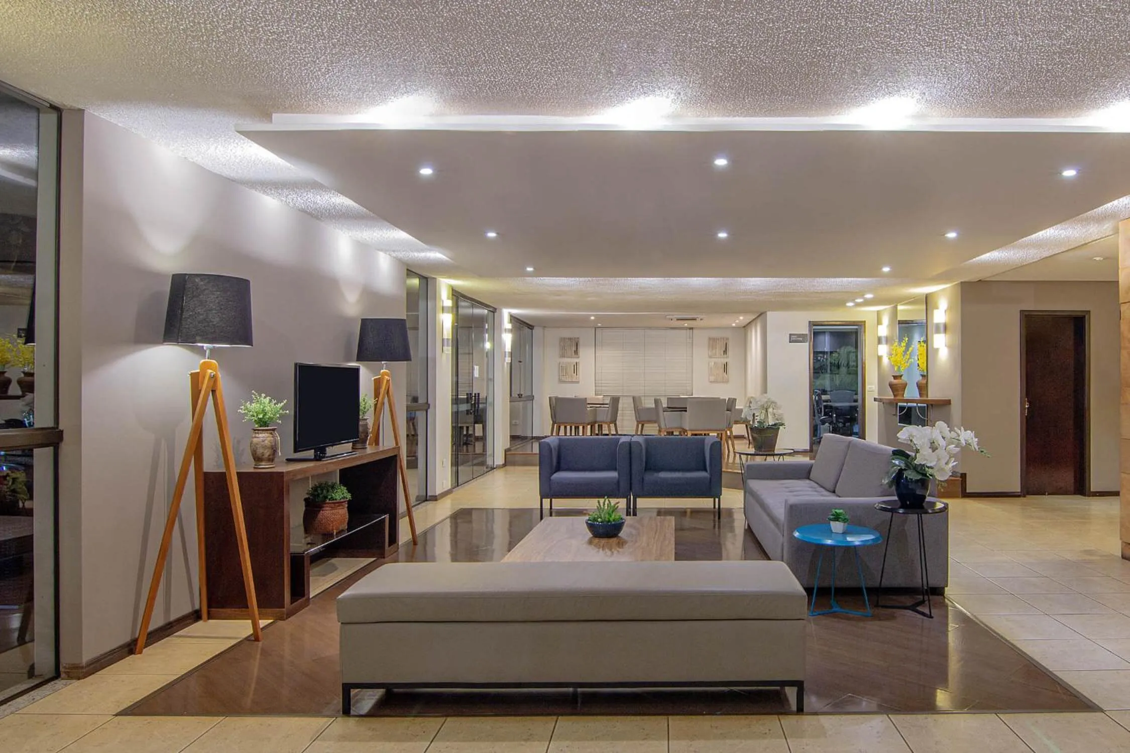 Lobby or reception in Hotel Deville Express Cascavel