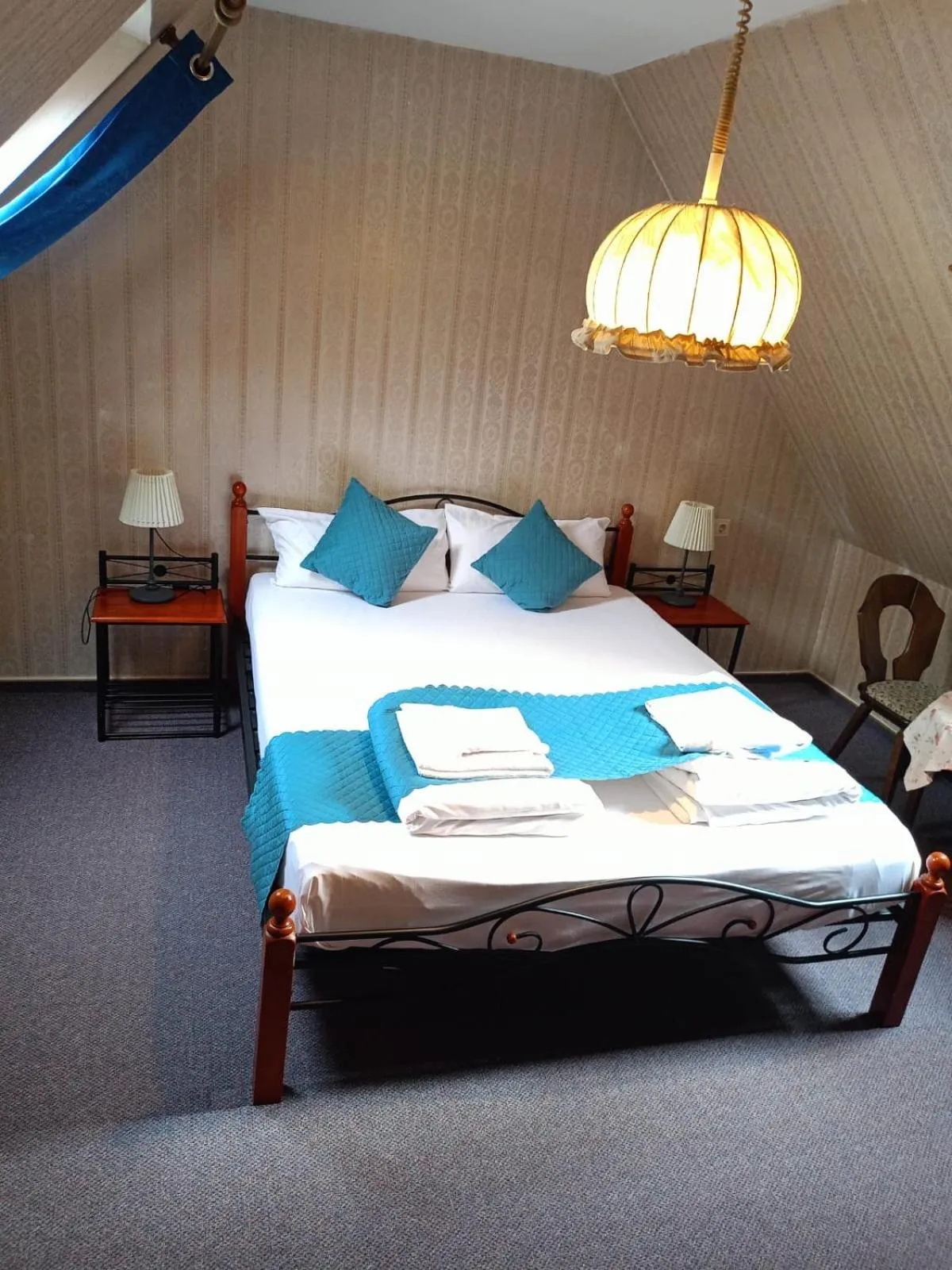 Bed in Hotel Schwarzer Adler