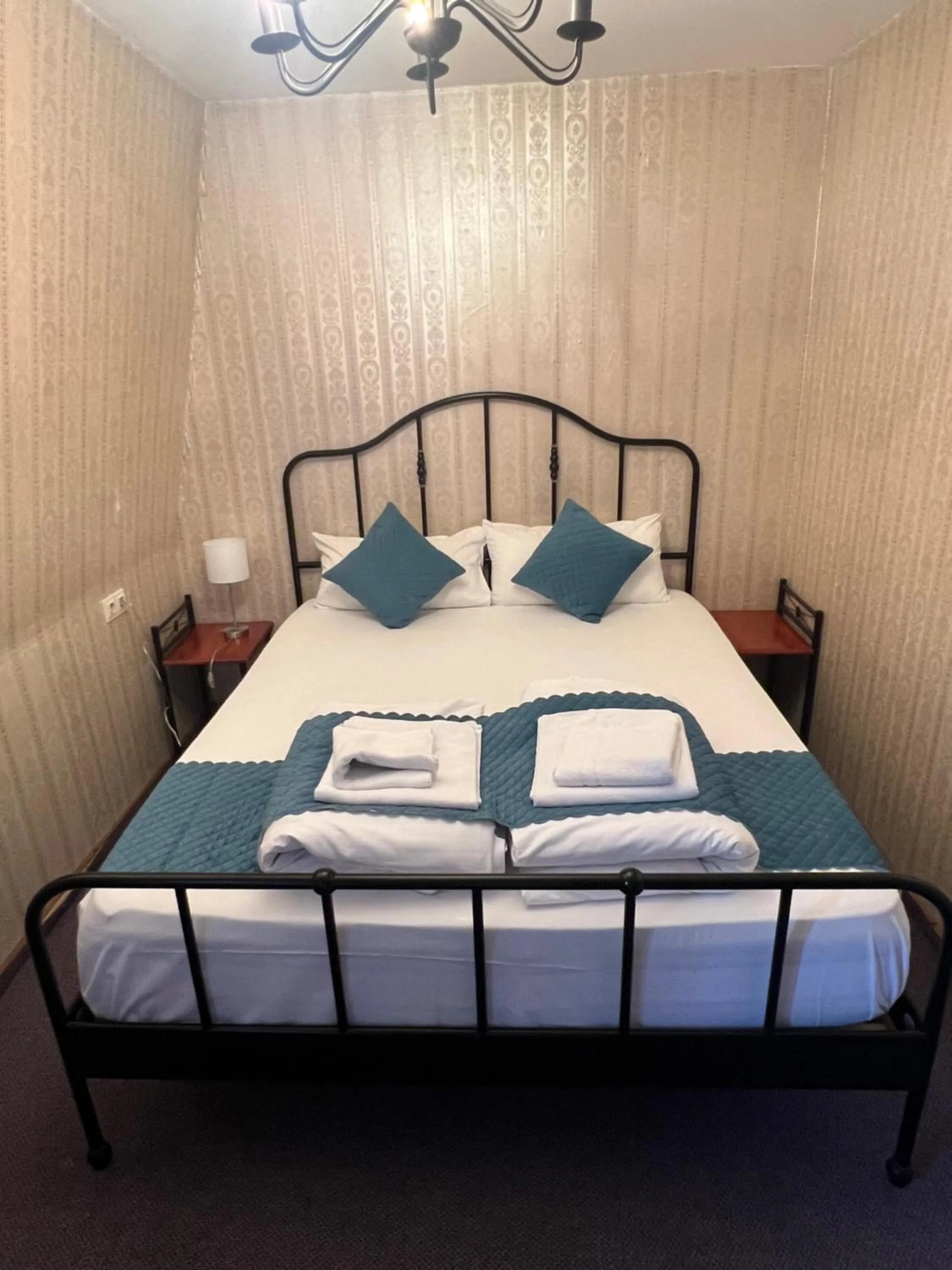 Bed in Hotel Schwarzer Adler