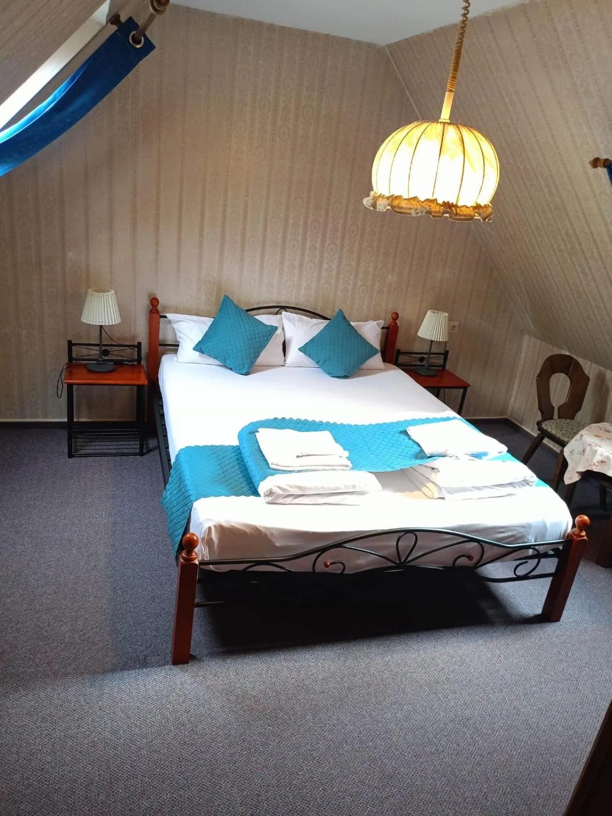 Bed in Hotel Schwarzer Adler