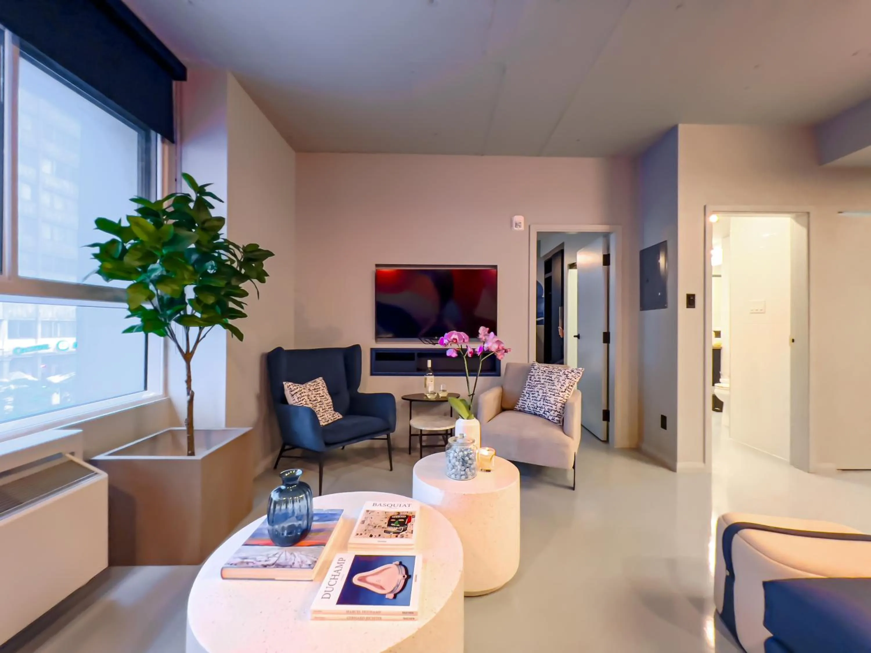 TV and multimedia in Pierce Boutique Apartments by Simplissimmo