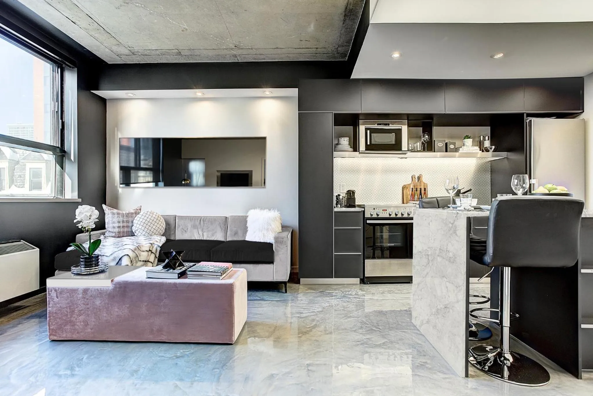 Kitchen or kitchenette in Pierce Boutique Apartments by Simplissimmo