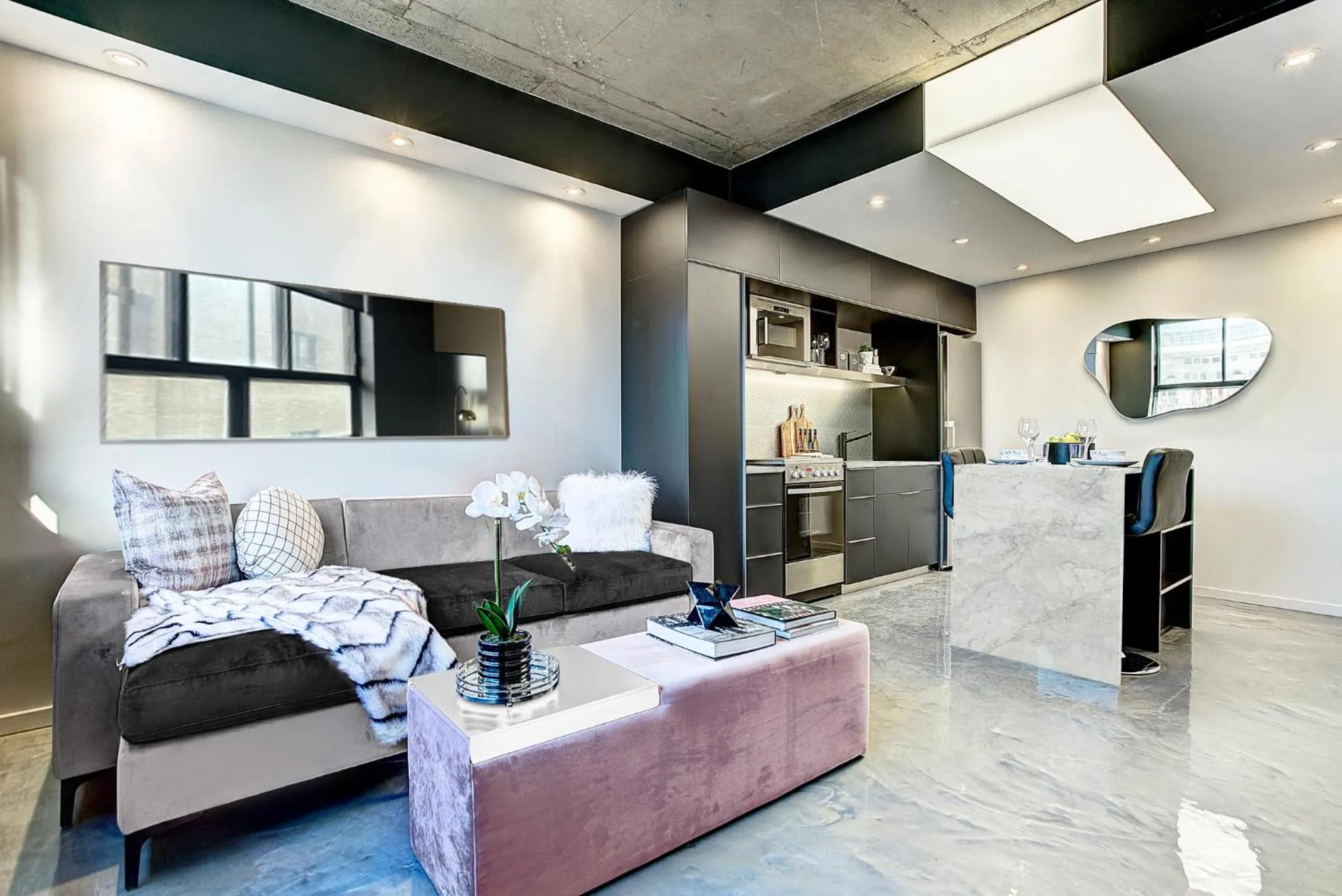 Kitchen or kitchenette in Pierce Boutique Apartments by Simplissimmo