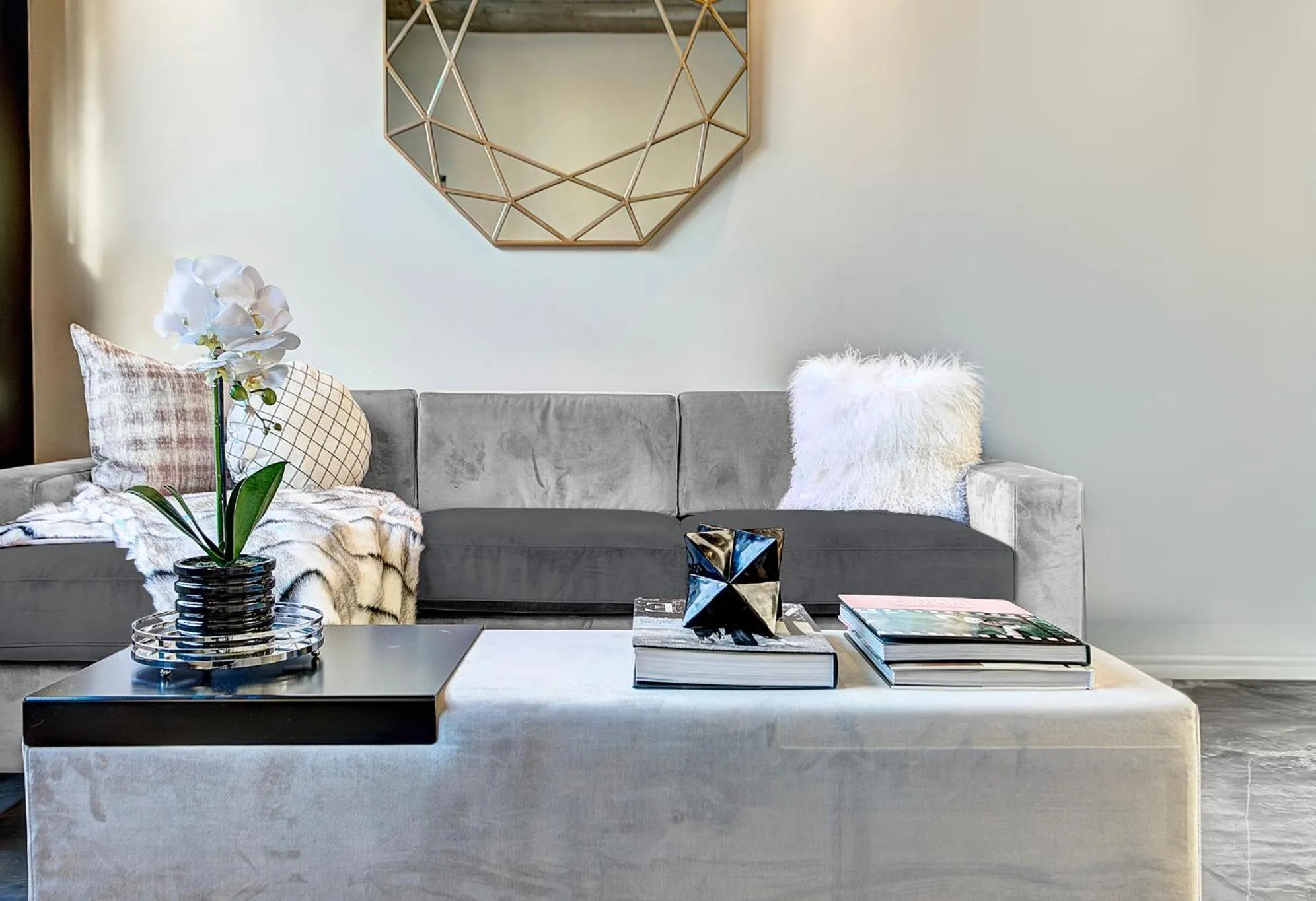 Living room in Pierce Boutique Apartments by Simplissimmo