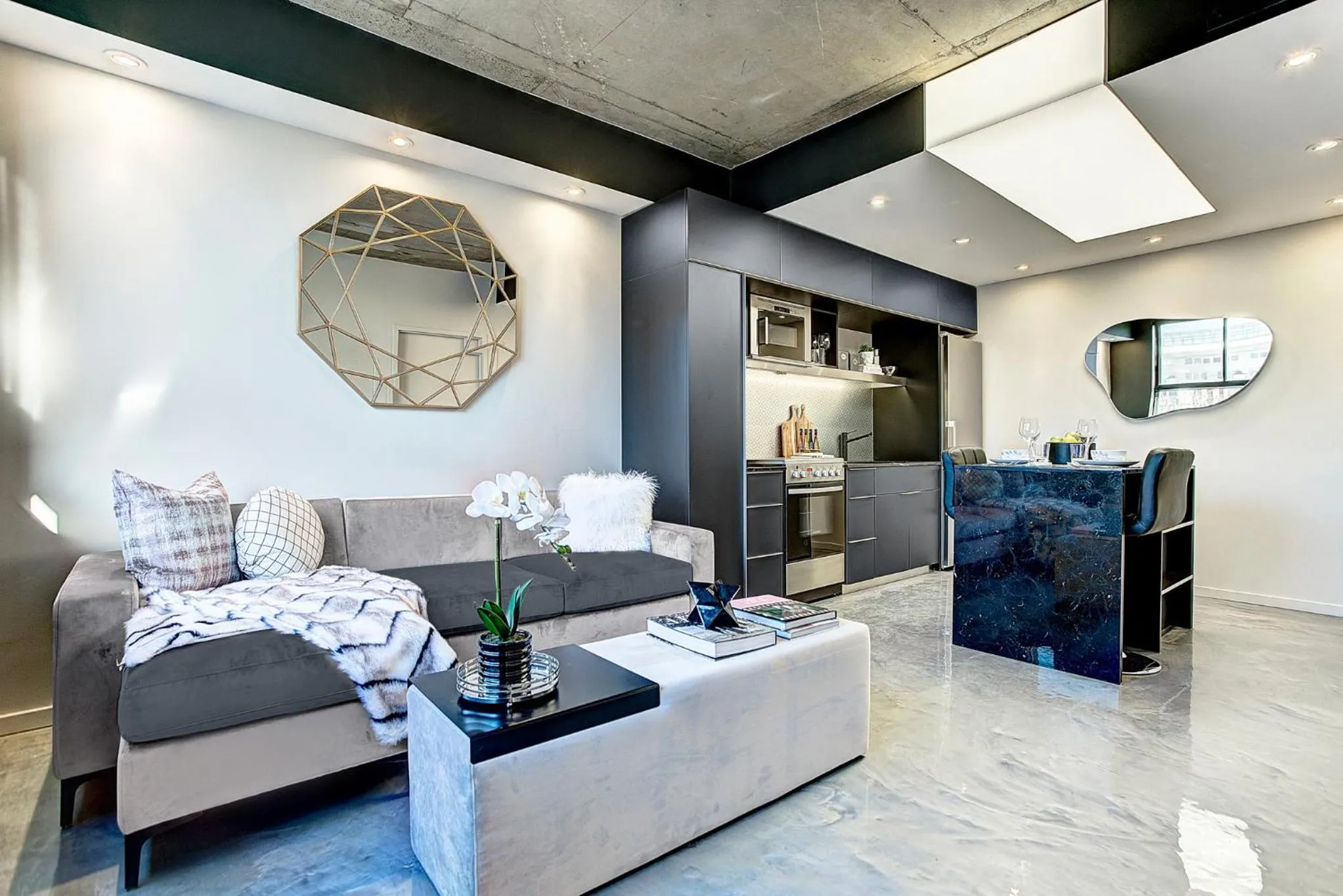 Kitchen or kitchenette in Pierce Boutique Apartments by Simplissimmo