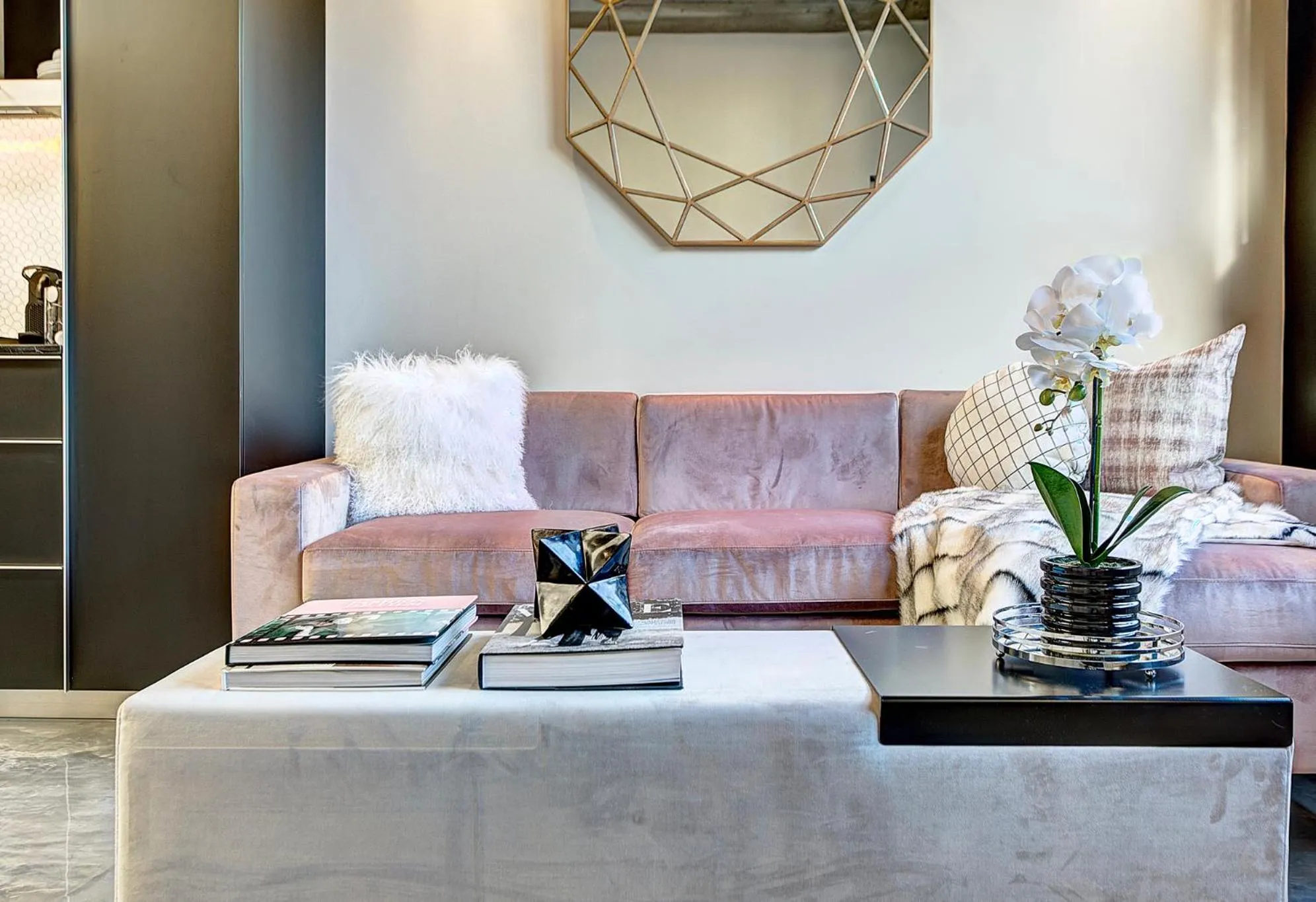 Living room in Pierce Boutique Apartments by Simplissimmo