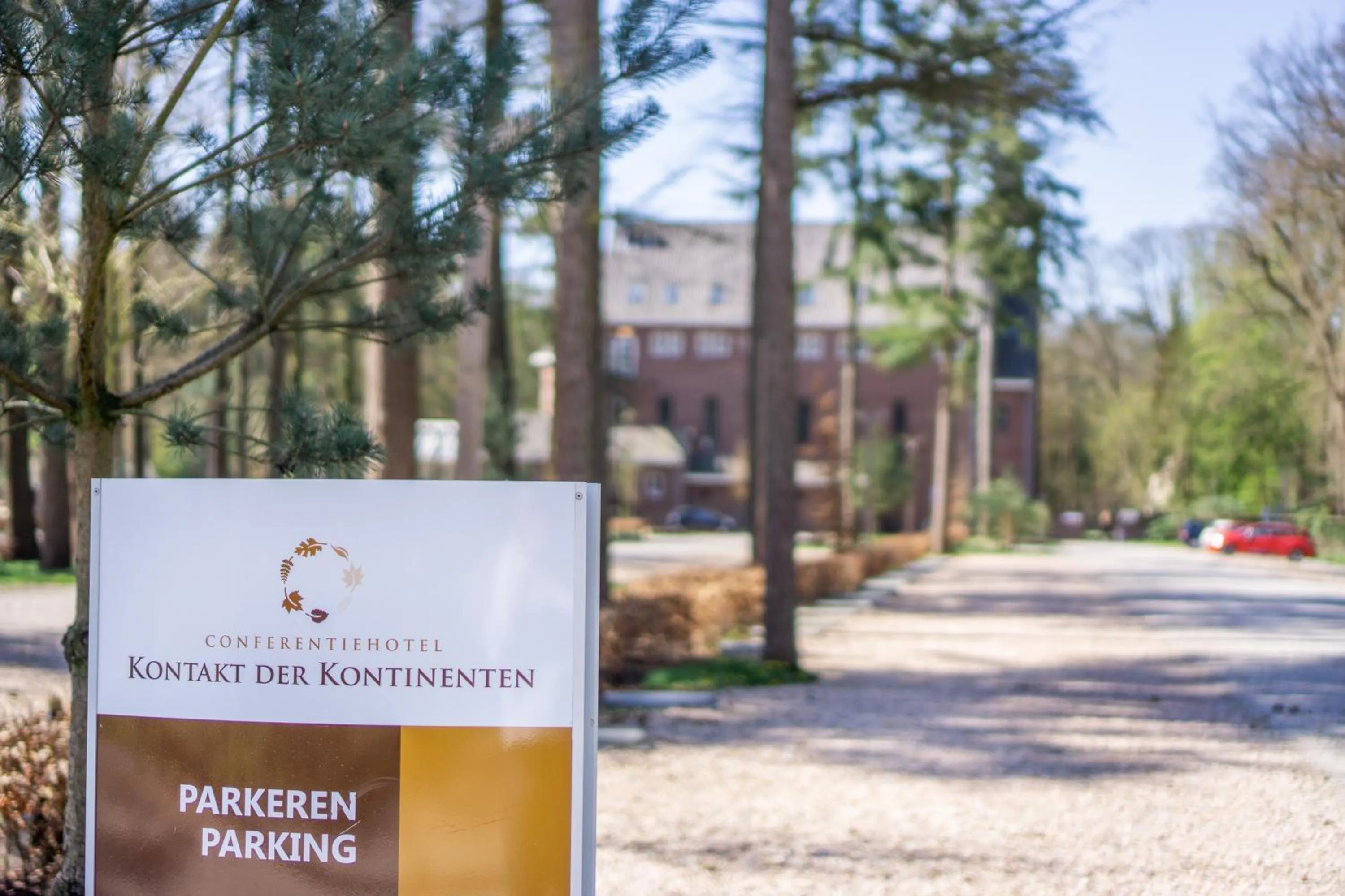 Property logo or sign in Hotel Kontakt der Kontinenten