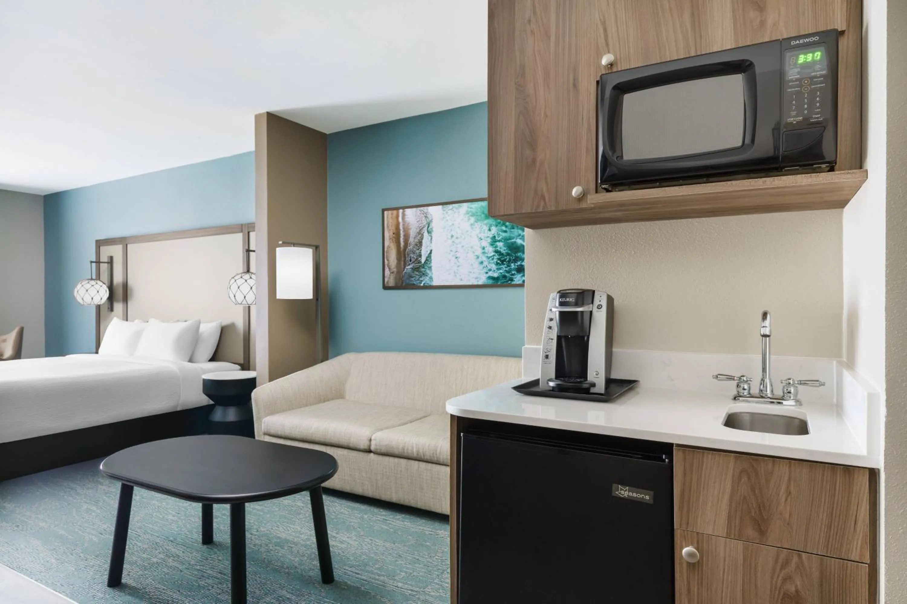 Bedroom, Bed in Fairfield by Marriott Inn & Suites Marathon Florida Keys