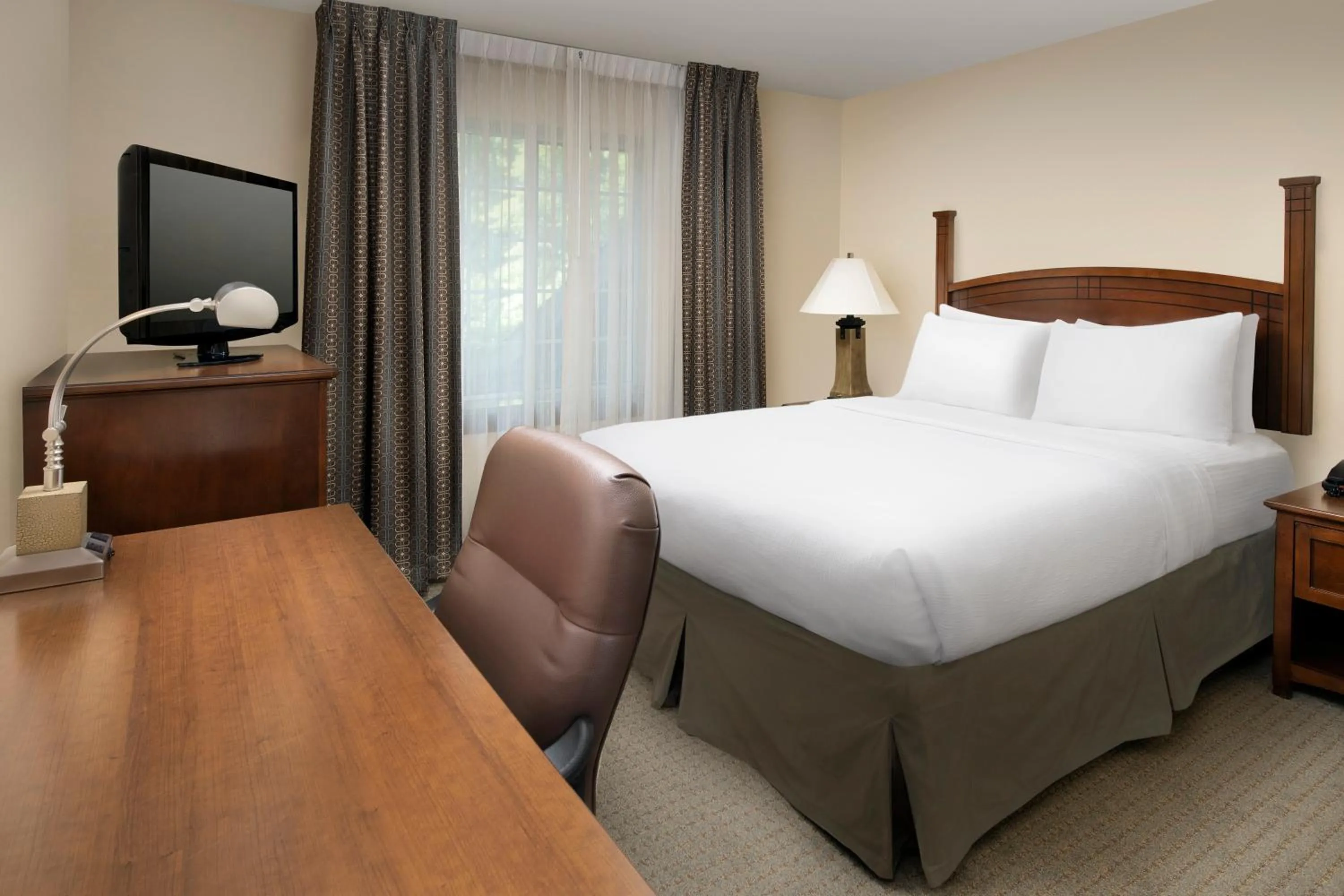 Bed in Staybridge Suites North Brunswick by IHG