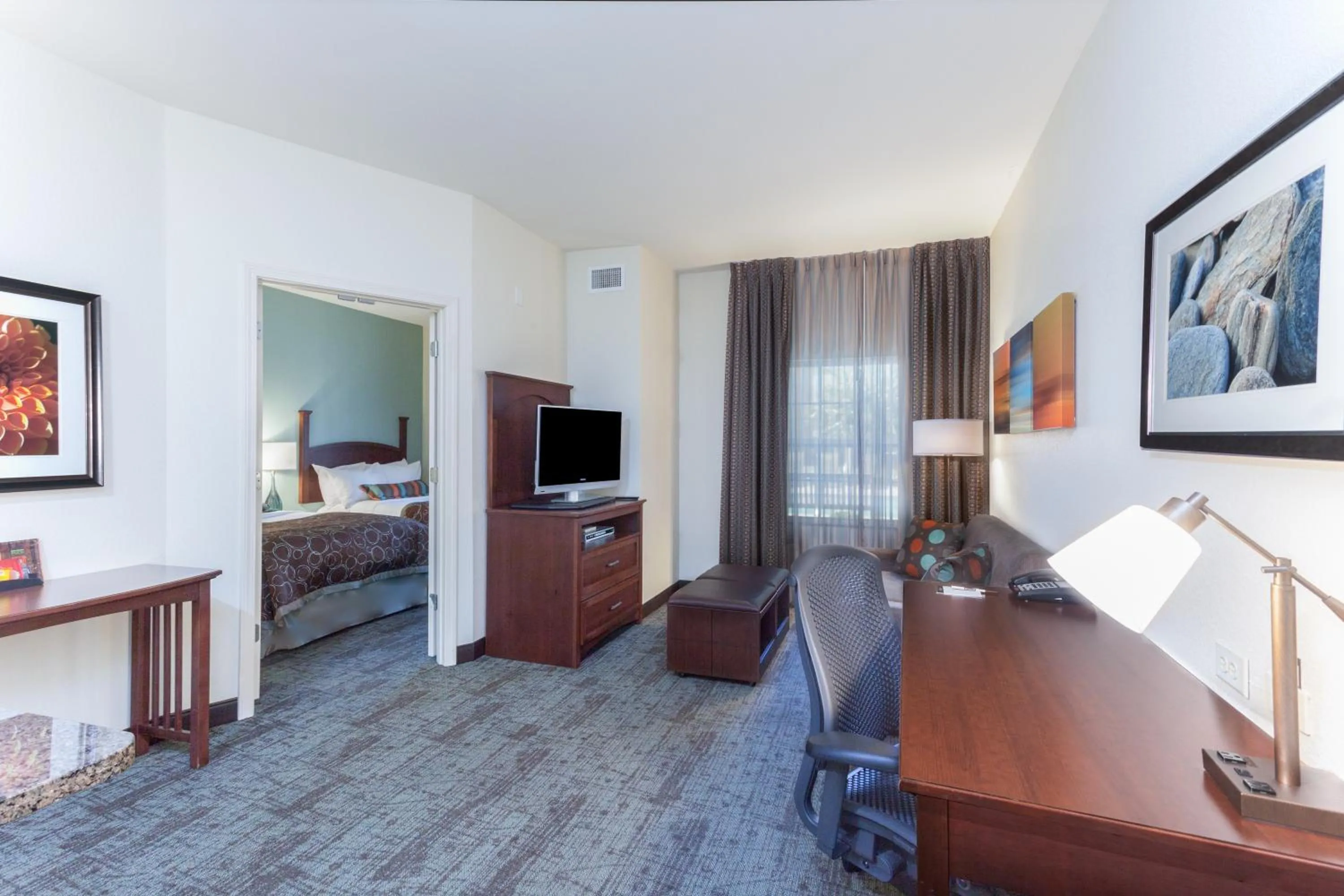 Bed in Staybridge Suites North Brunswick by IHG