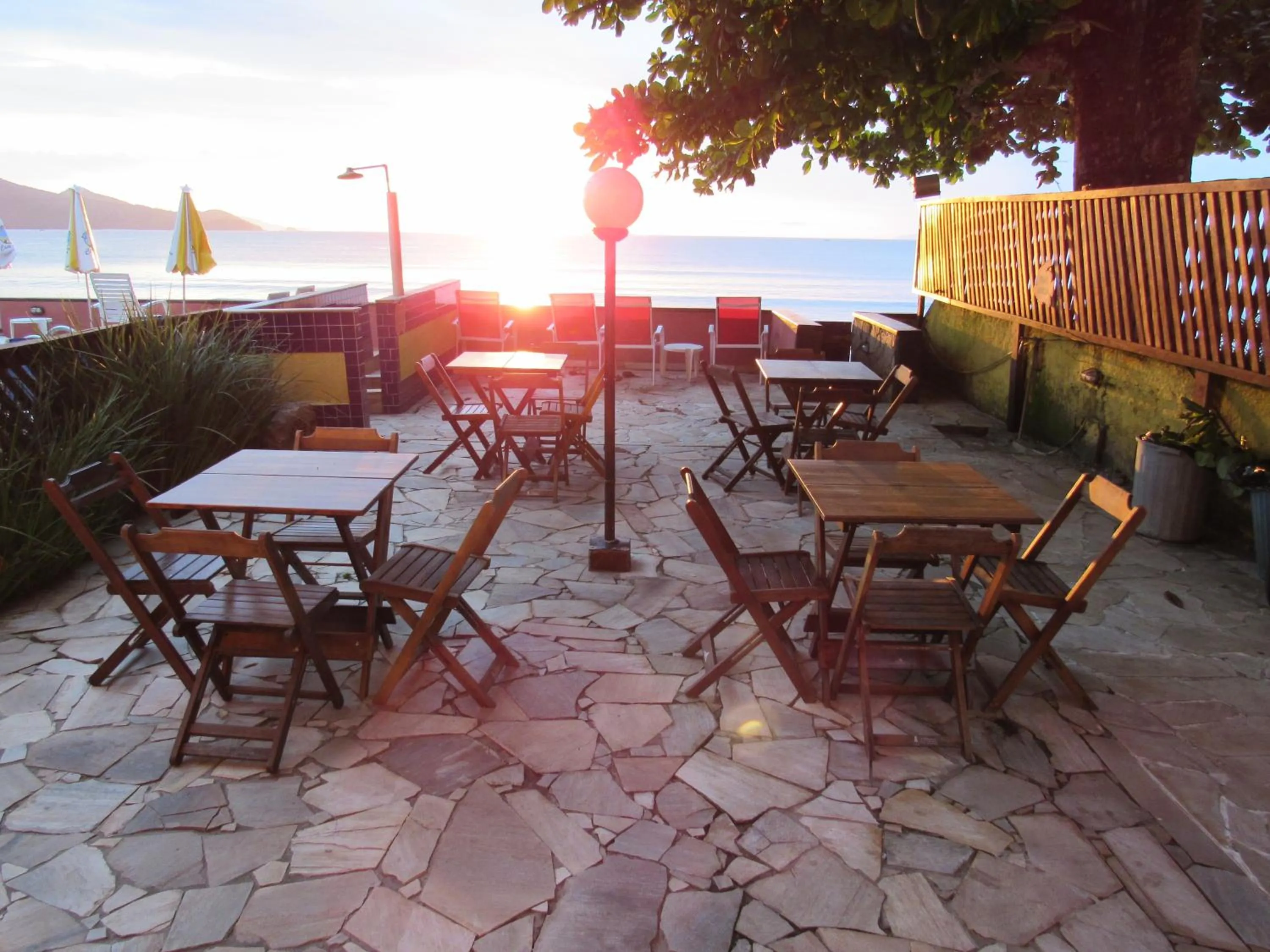 Restaurant/places to eat in Pousada Casa na Praia