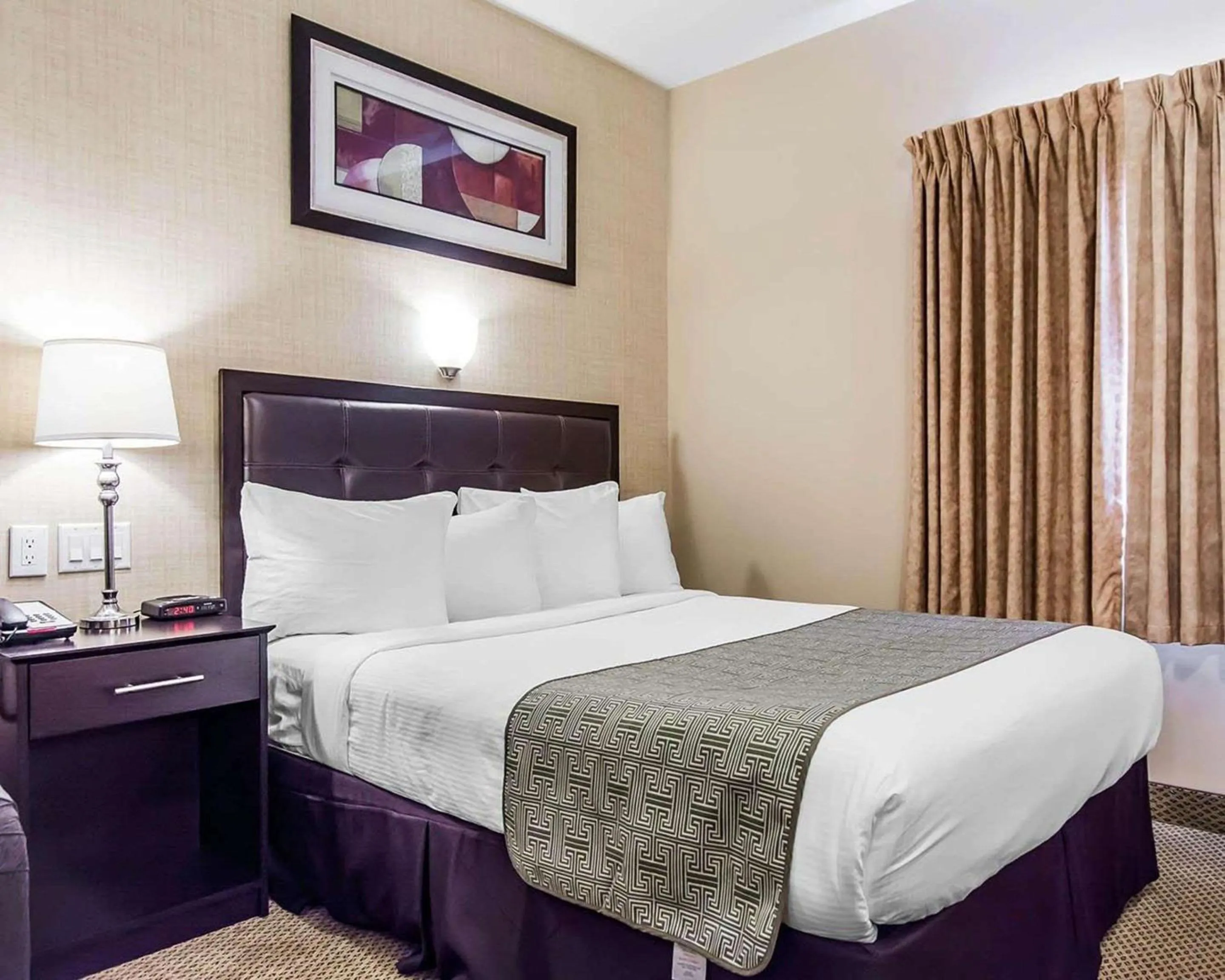 Photo of the whole room, Bed in Quality Inn