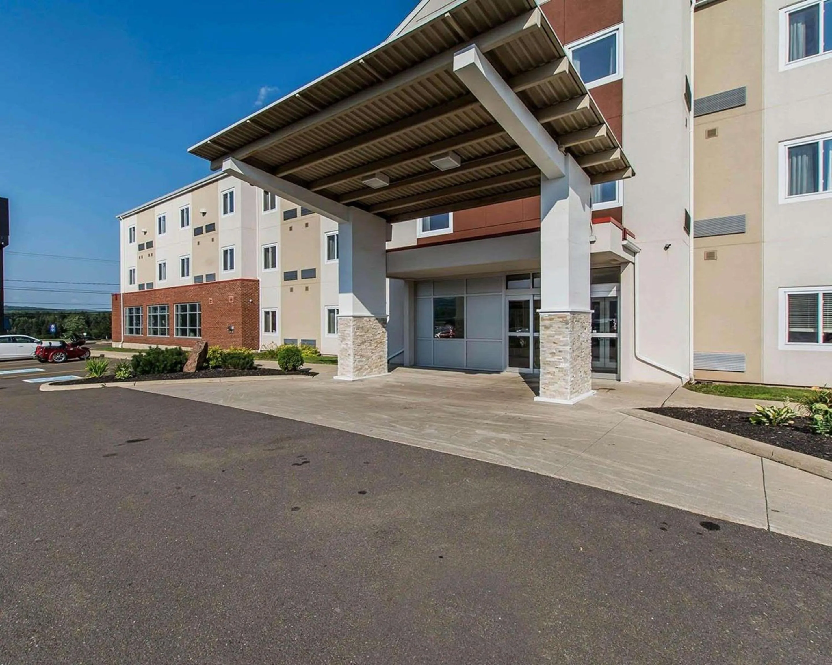 Property building in Quality Inn