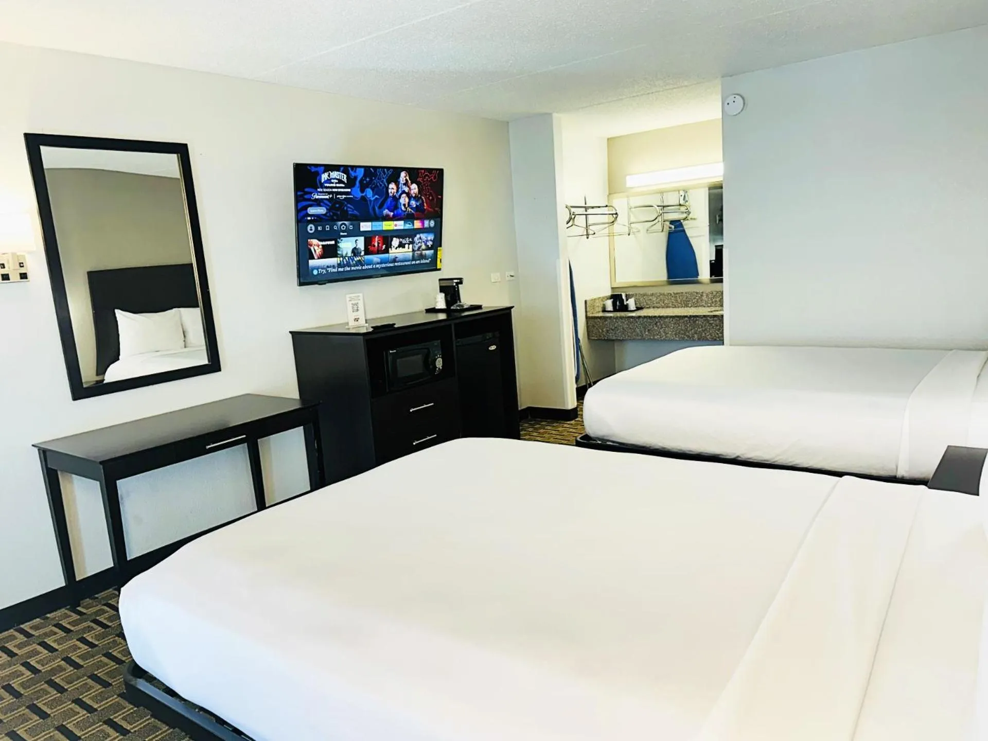 Bed in Fiddlers Inn Opryland