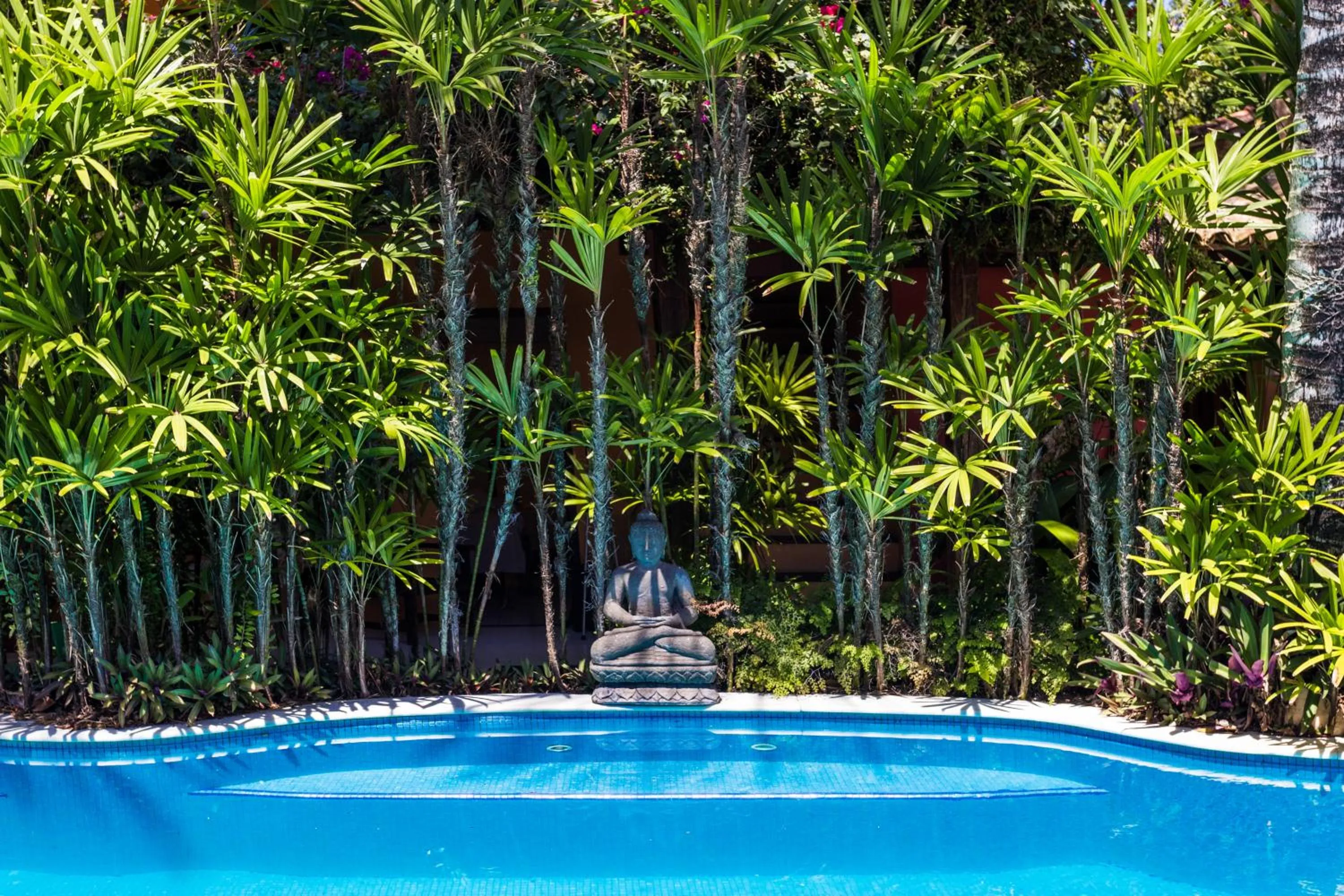 Swimming pool in Hotel Pousada Coqueiros