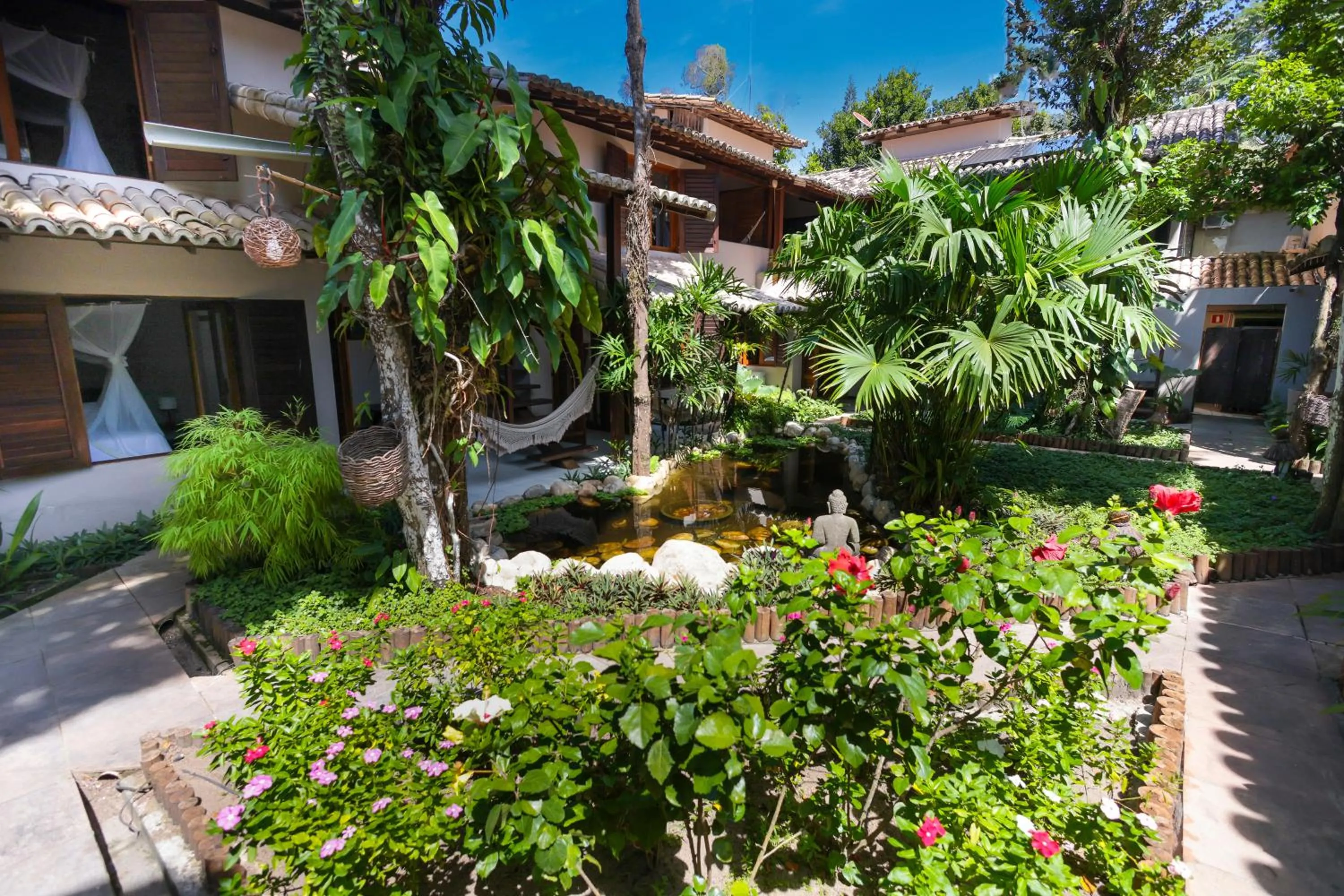 Garden view in Hotel Pousada Coqueiros