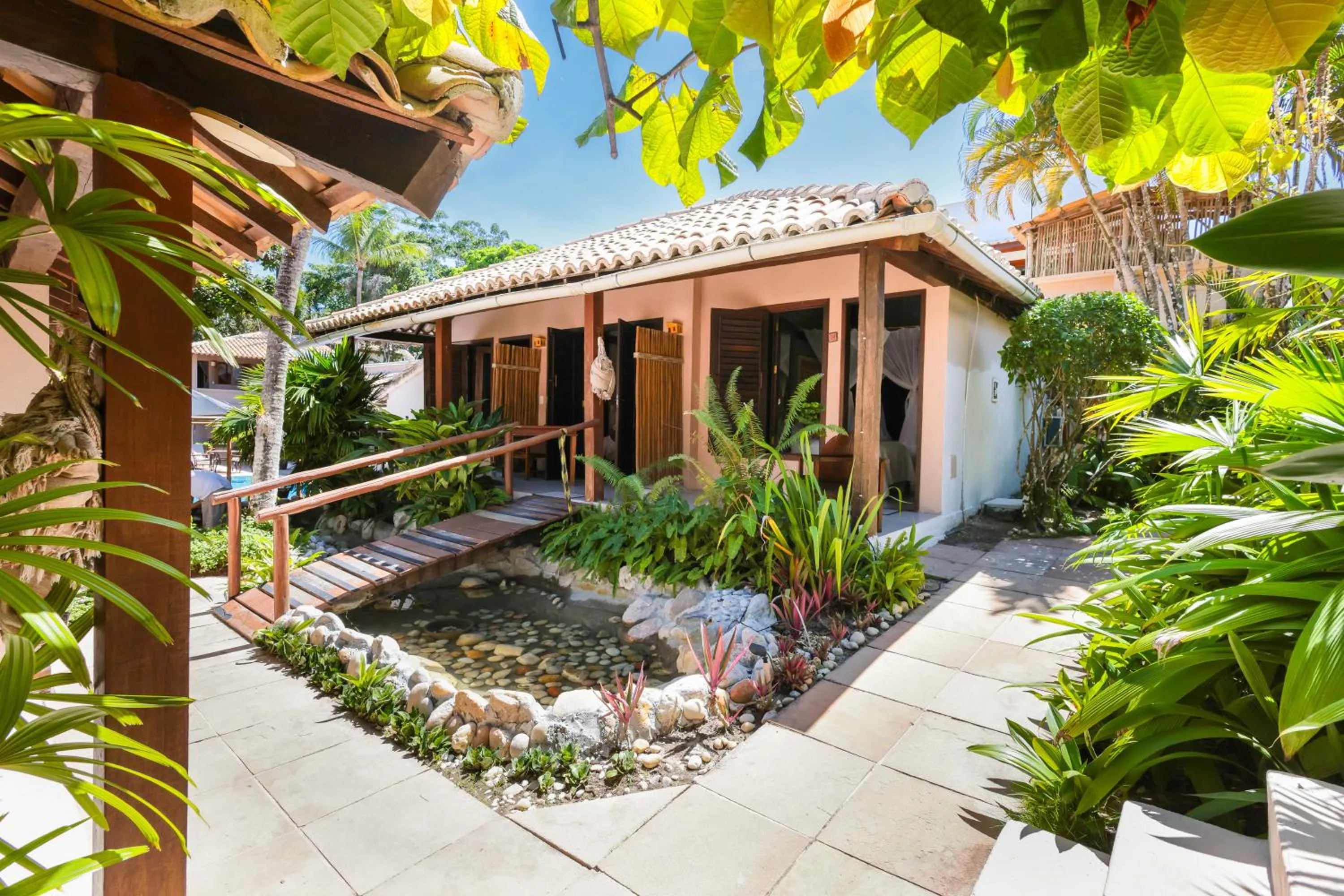 Garden view in Hotel Pousada Coqueiros