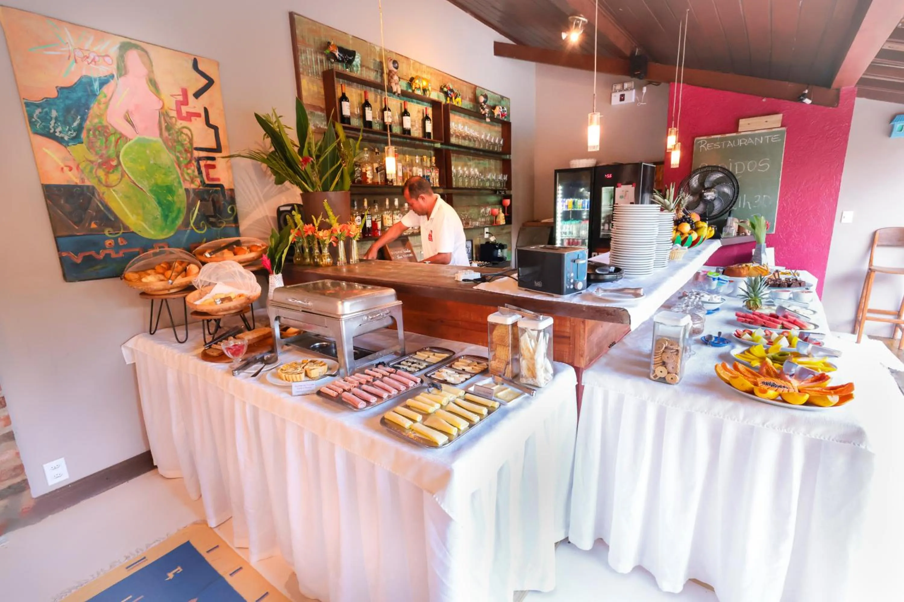 Buffet breakfast in Hotel Pousada Coqueiros