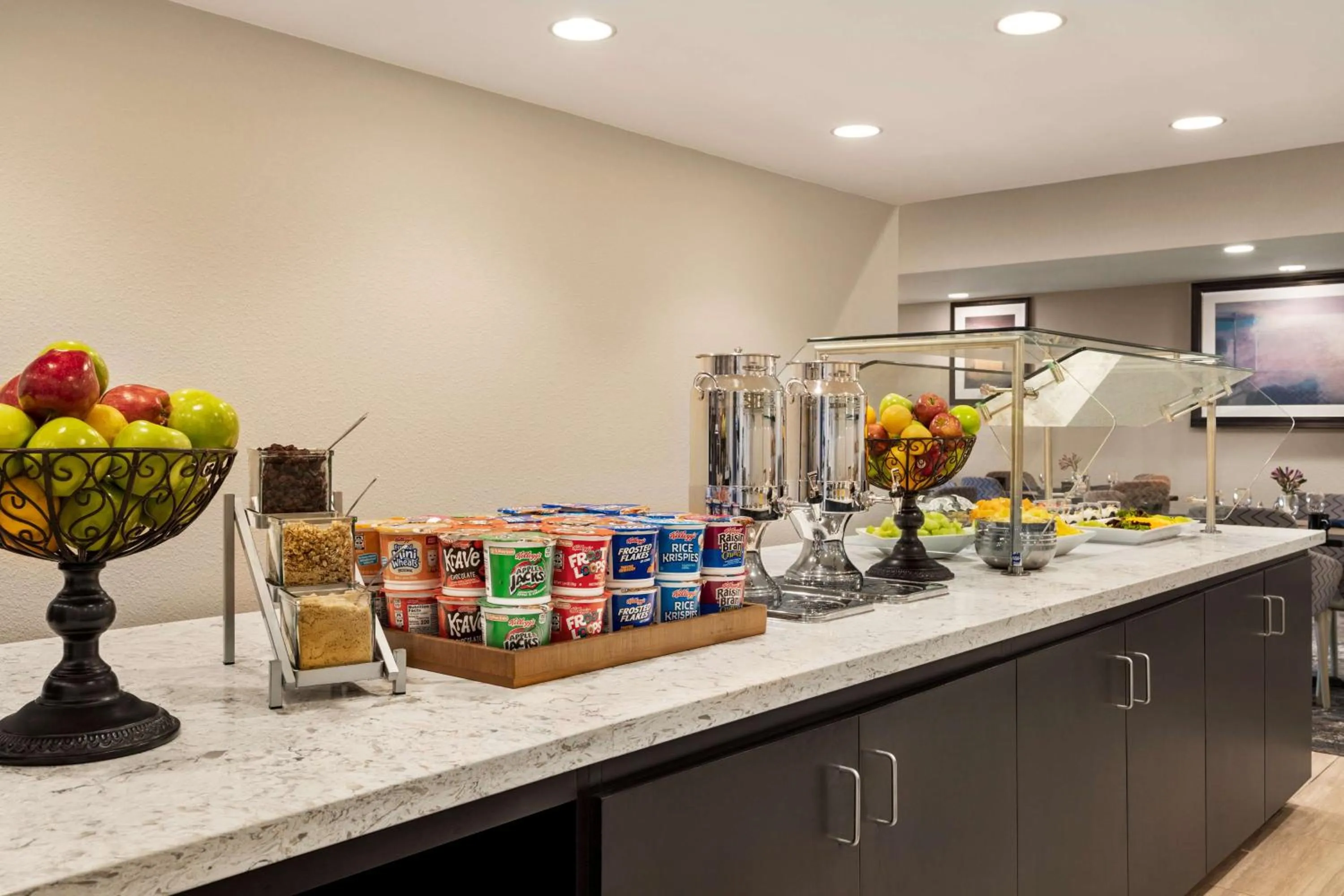 Breakfast in DoubleTree by Hilton New Orleans Airport