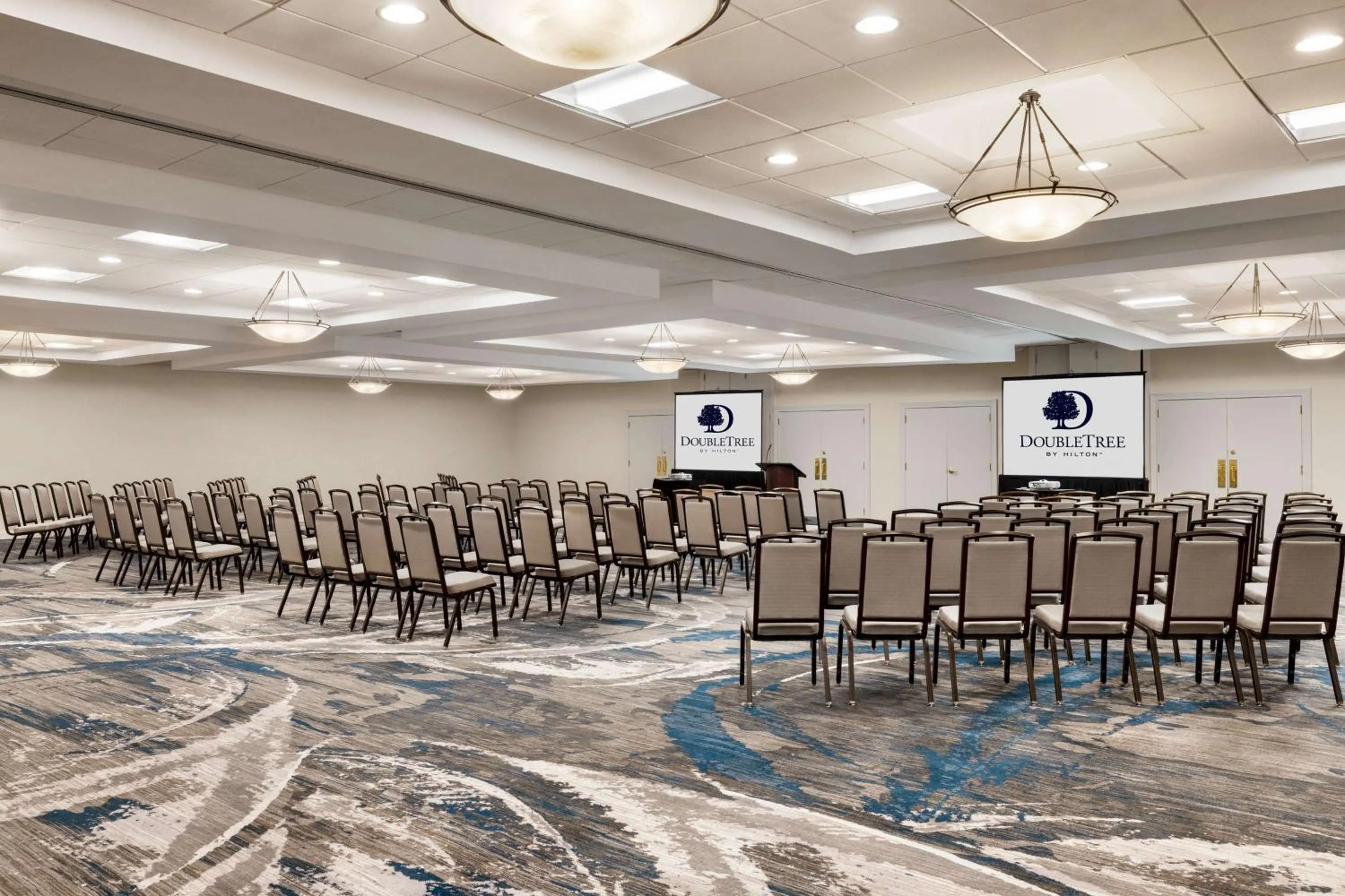 Meeting/conference room in DoubleTree by Hilton New Orleans Airport