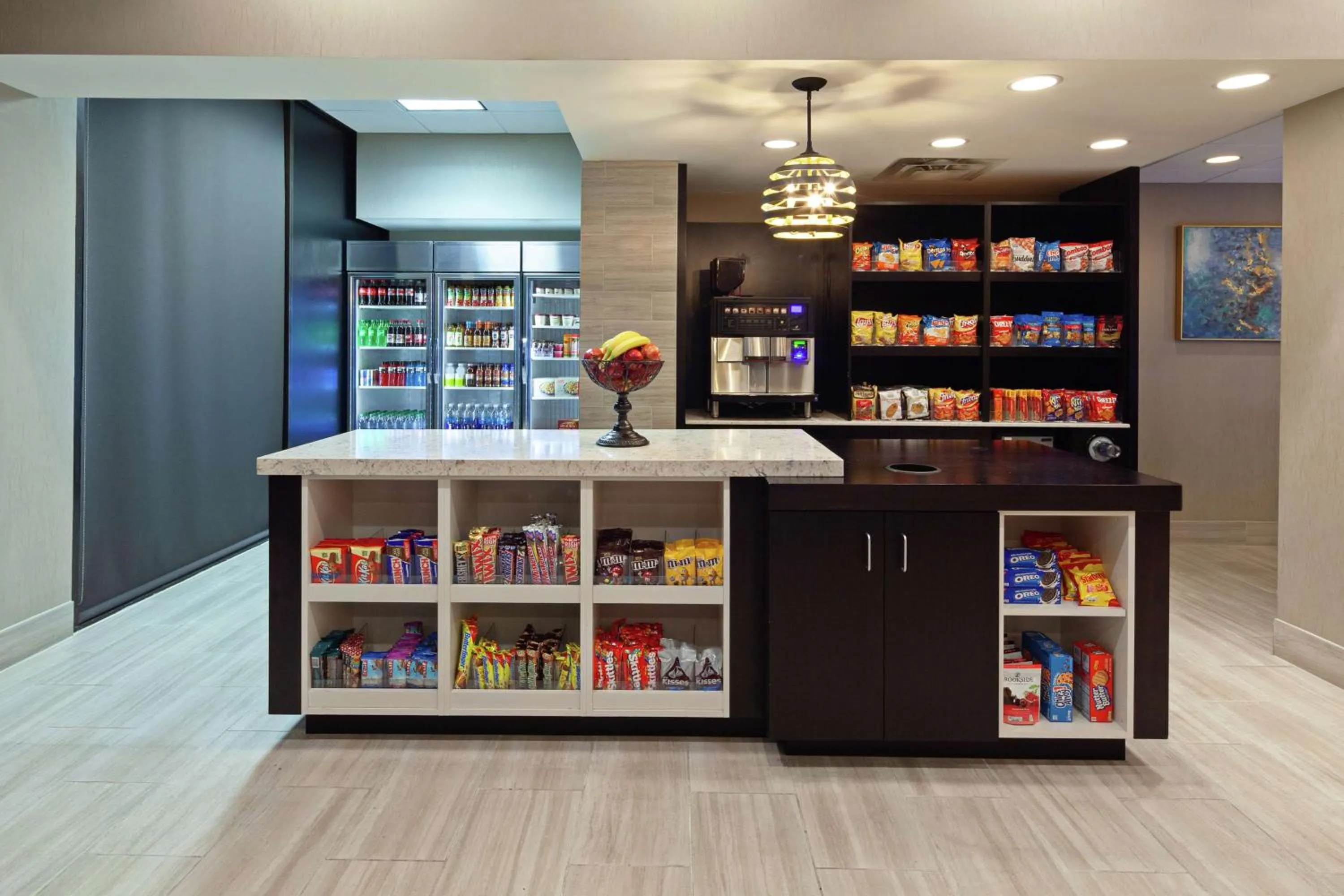 Restaurant/places to eat in DoubleTree by Hilton New Orleans Airport