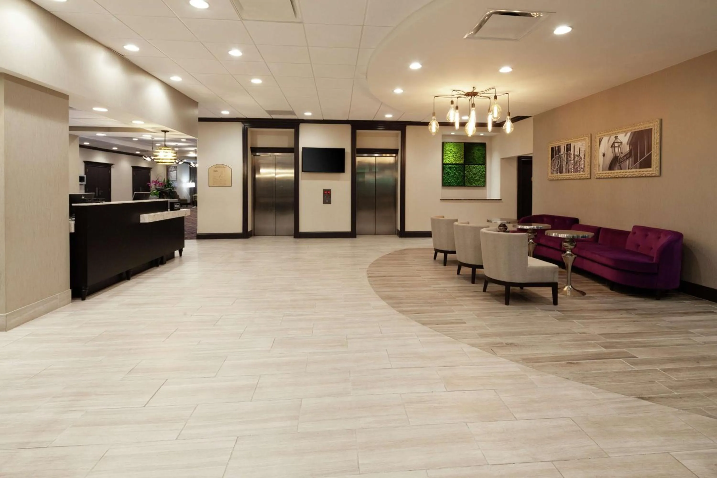 Lobby or reception in DoubleTree by Hilton New Orleans Airport