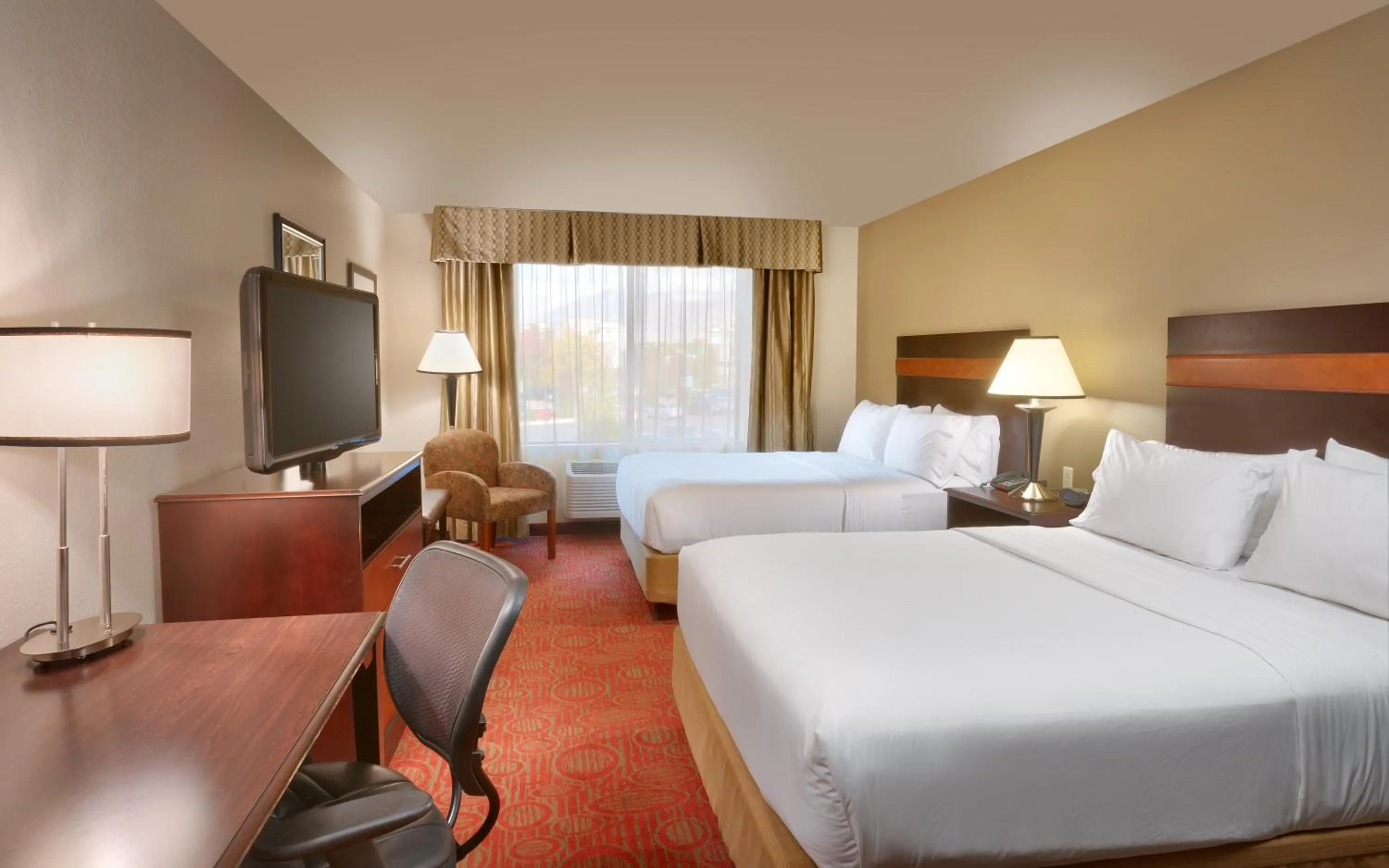 Photo of the whole room, Bed in Holiday Inn Express & Suites Orem-North Provo