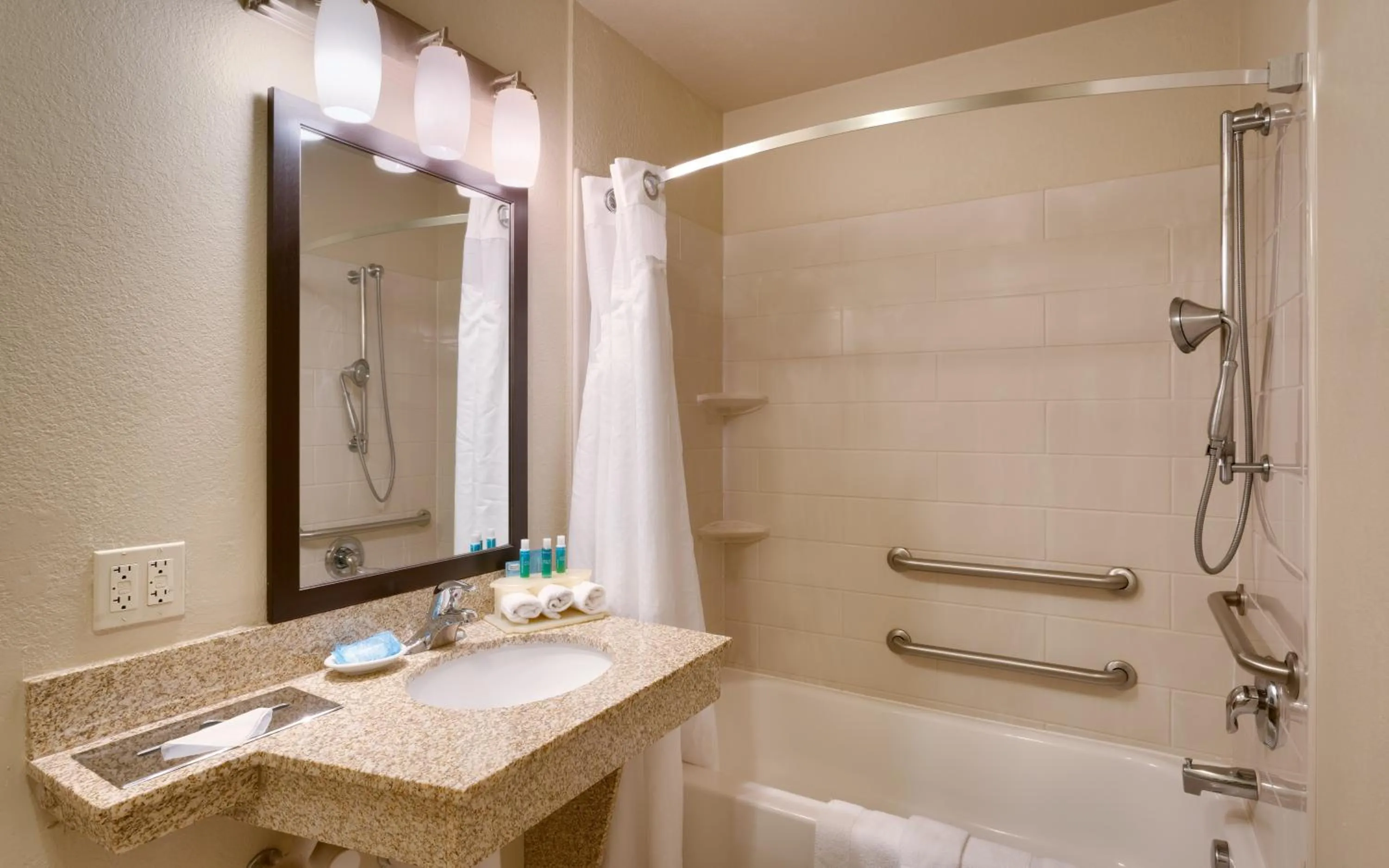 Bathroom in Holiday Inn Express & Suites Orem-North Provo