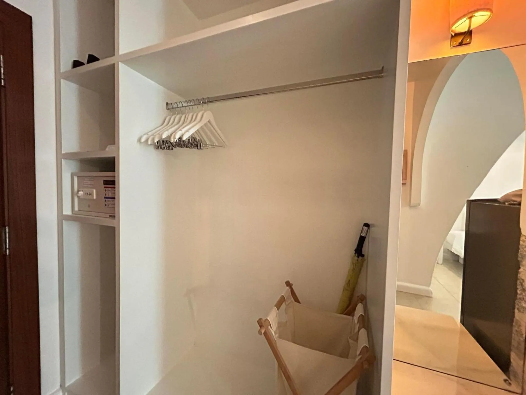 safe in Benyada Lodge - Surin Beach