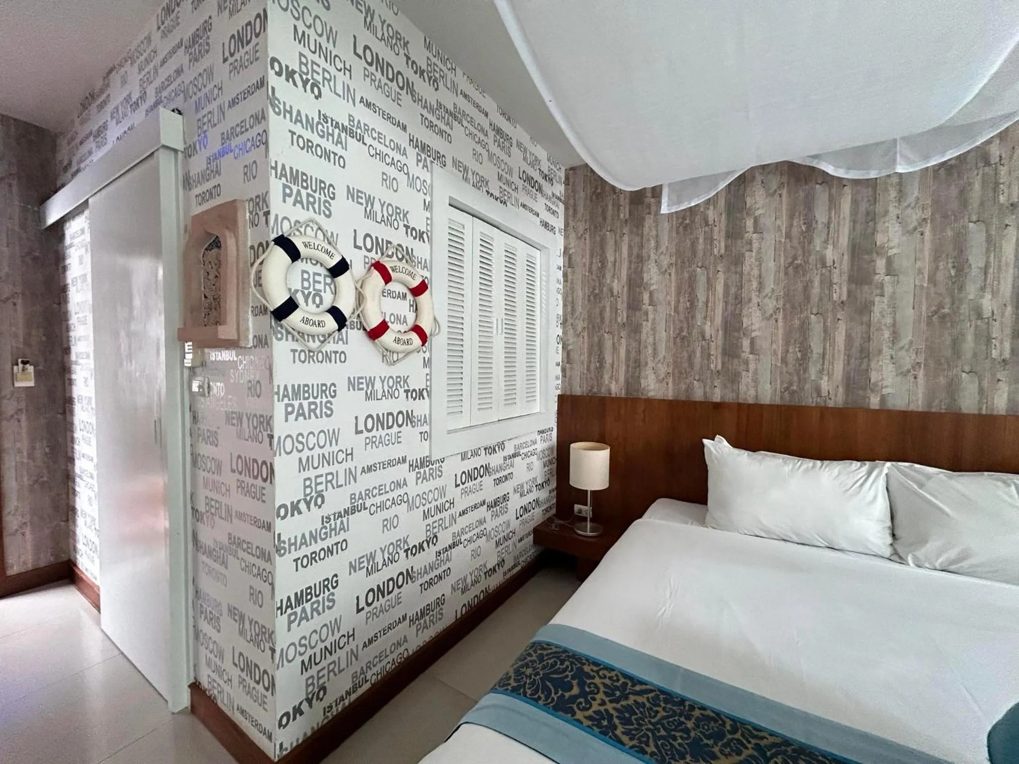 Bed in Benyada Lodge - Surin Beach