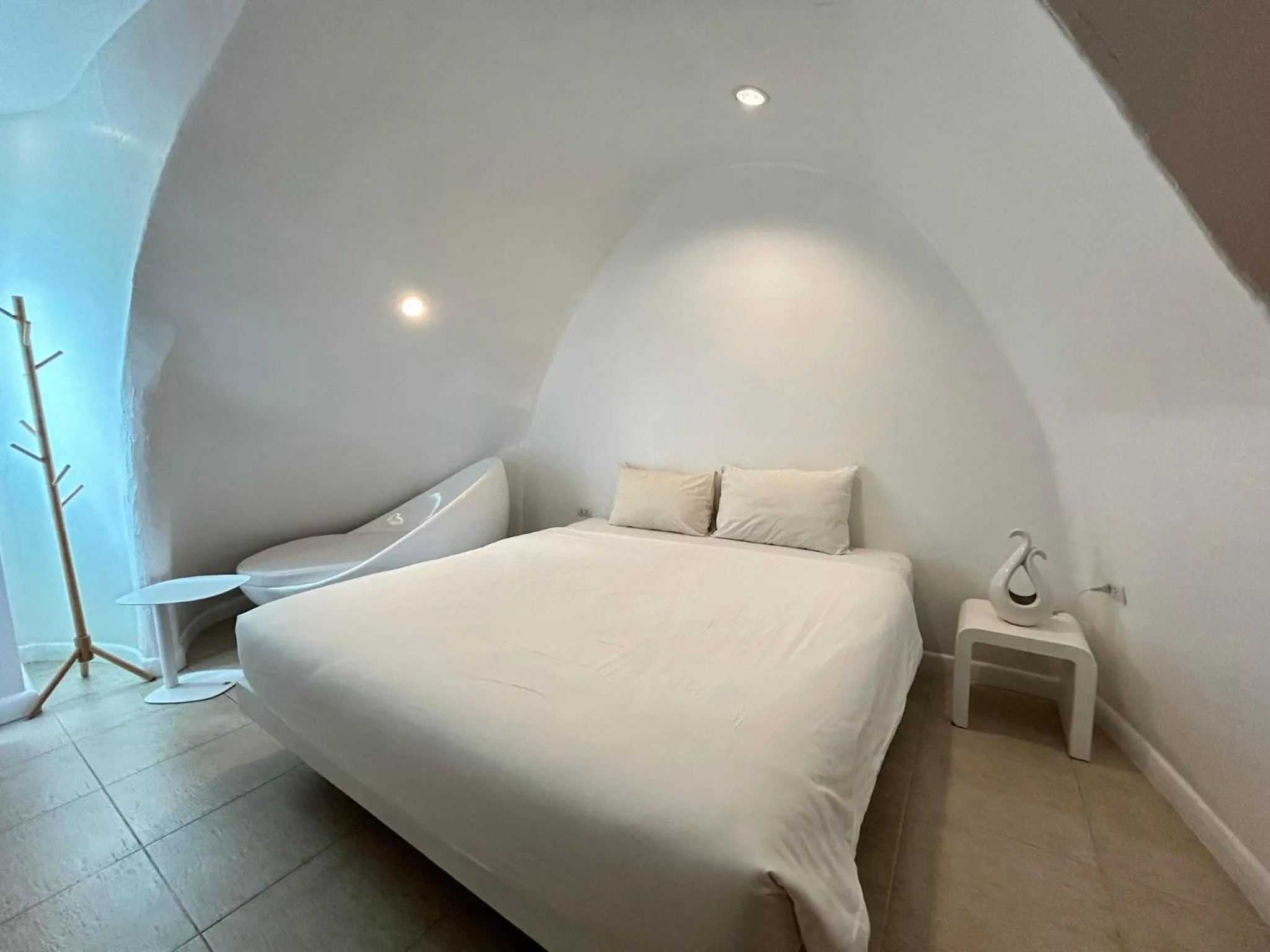 Bed in Benyada Lodge - Surin Beach