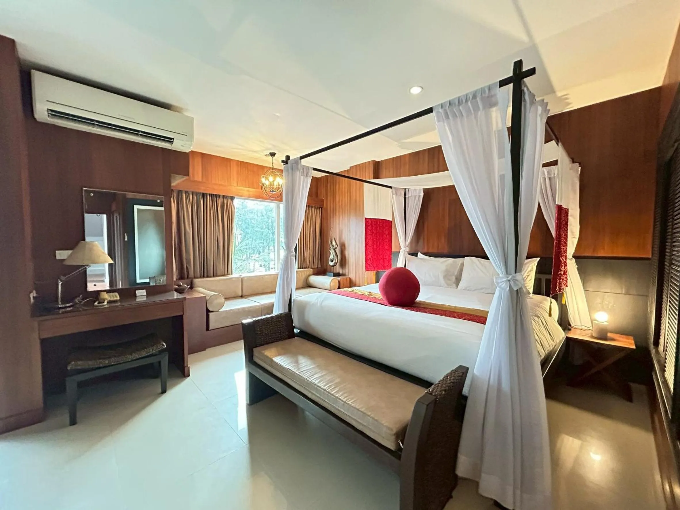 Bed in Benyada Lodge - Surin Beach