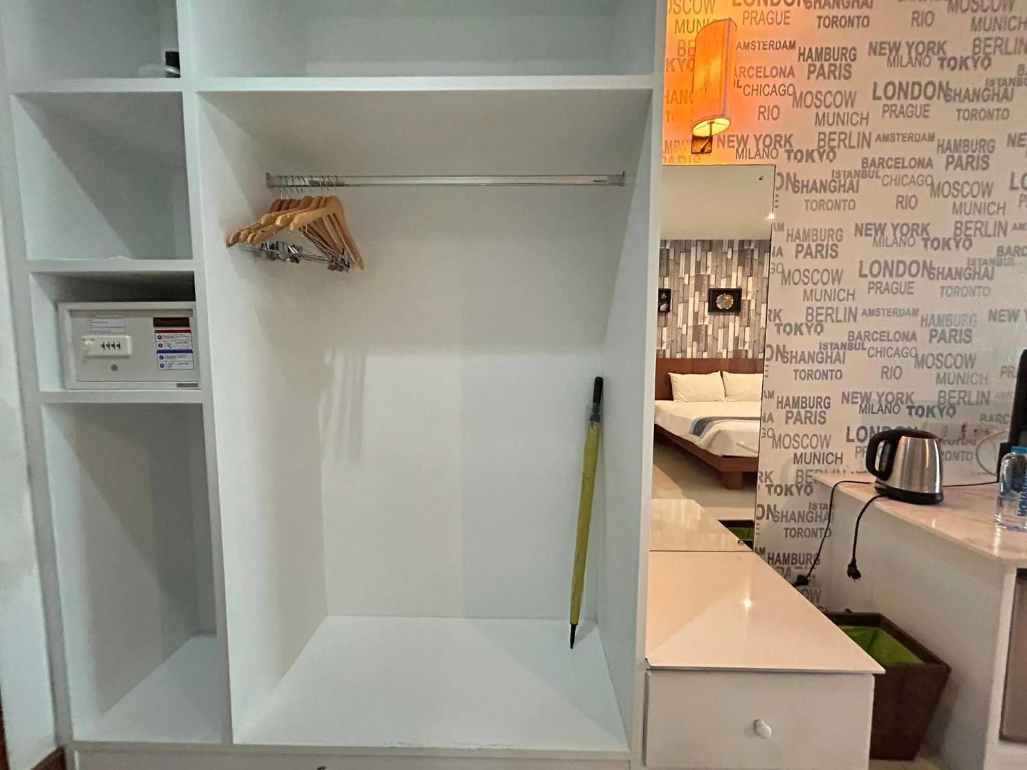 safe in Benyada Lodge - Surin Beach