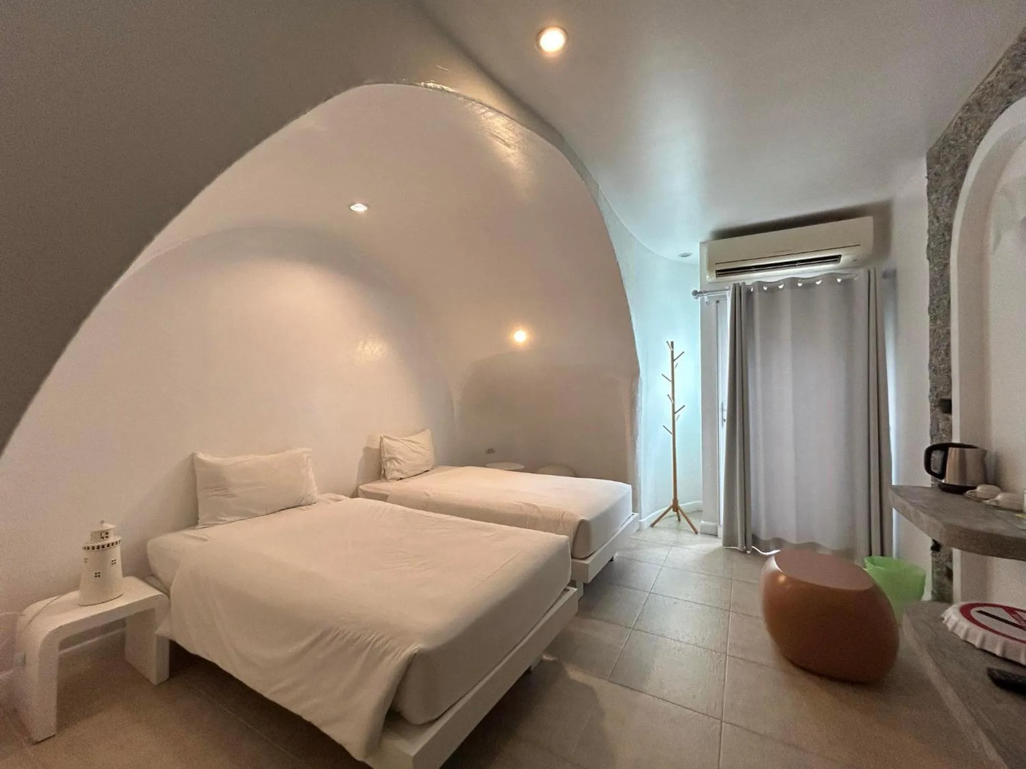 Bed in Benyada Lodge - Surin Beach