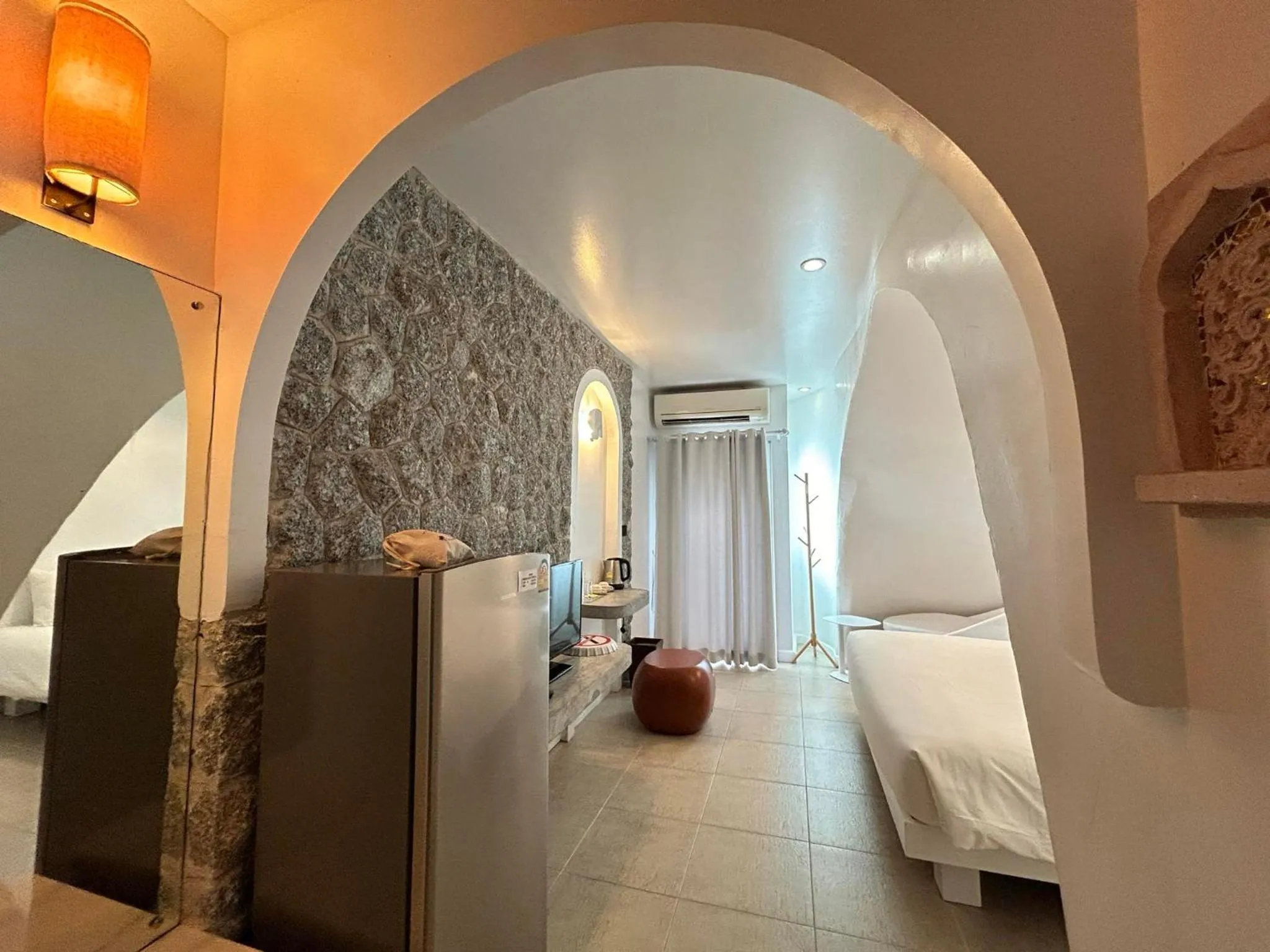 Bed in Benyada Lodge - Surin Beach