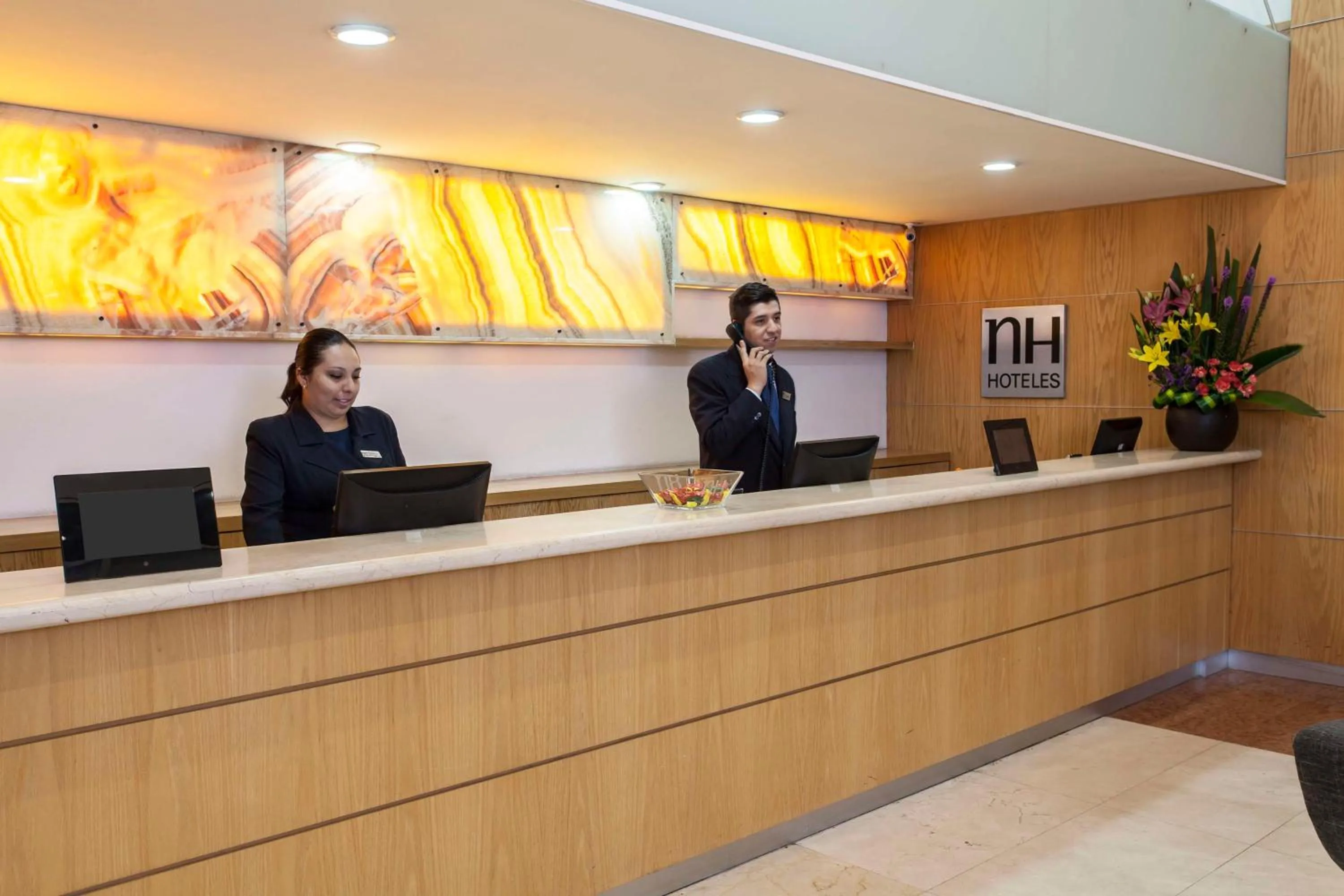 Lobby or reception in NH Queretaro