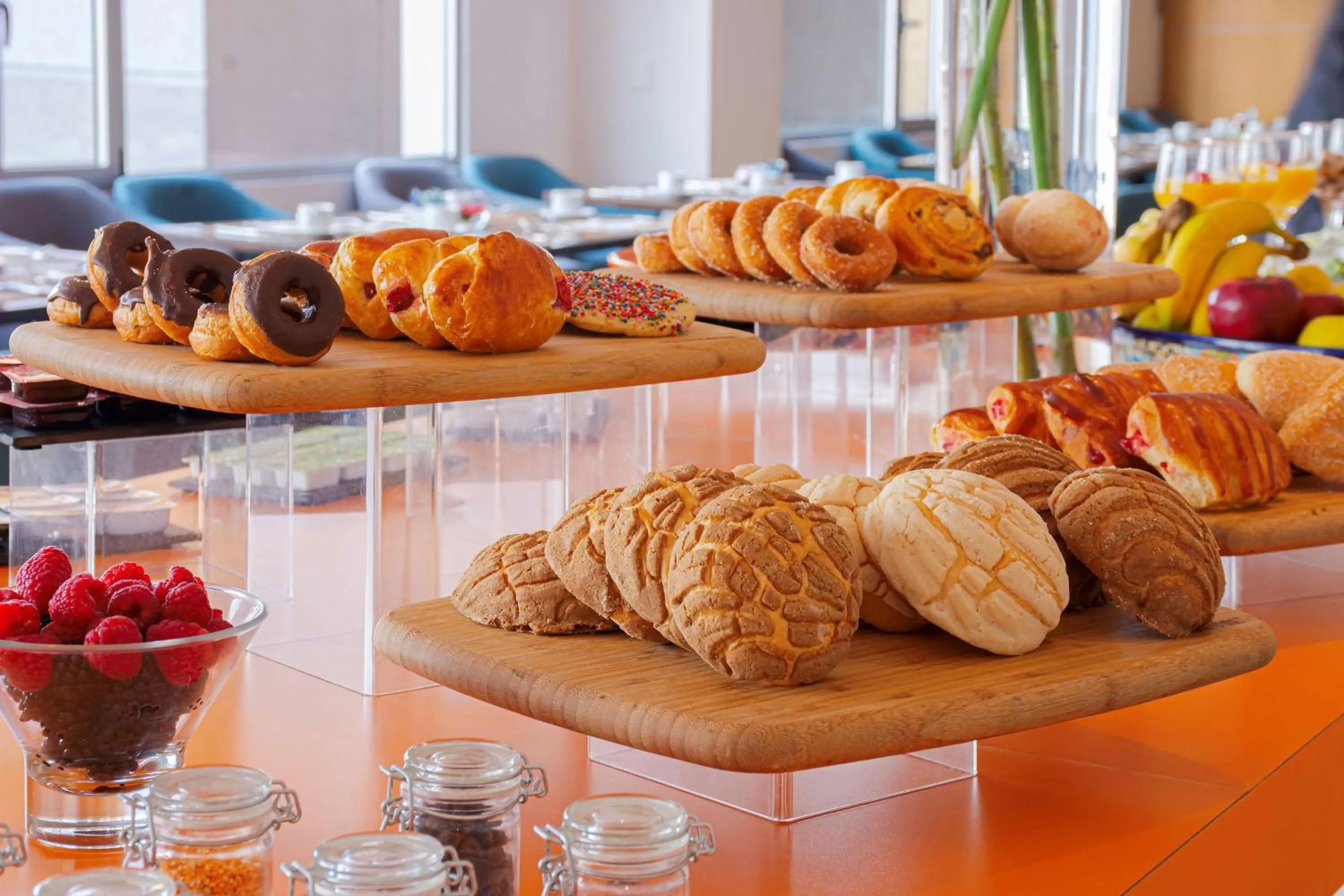 Restaurant/places to eat in NH Queretaro