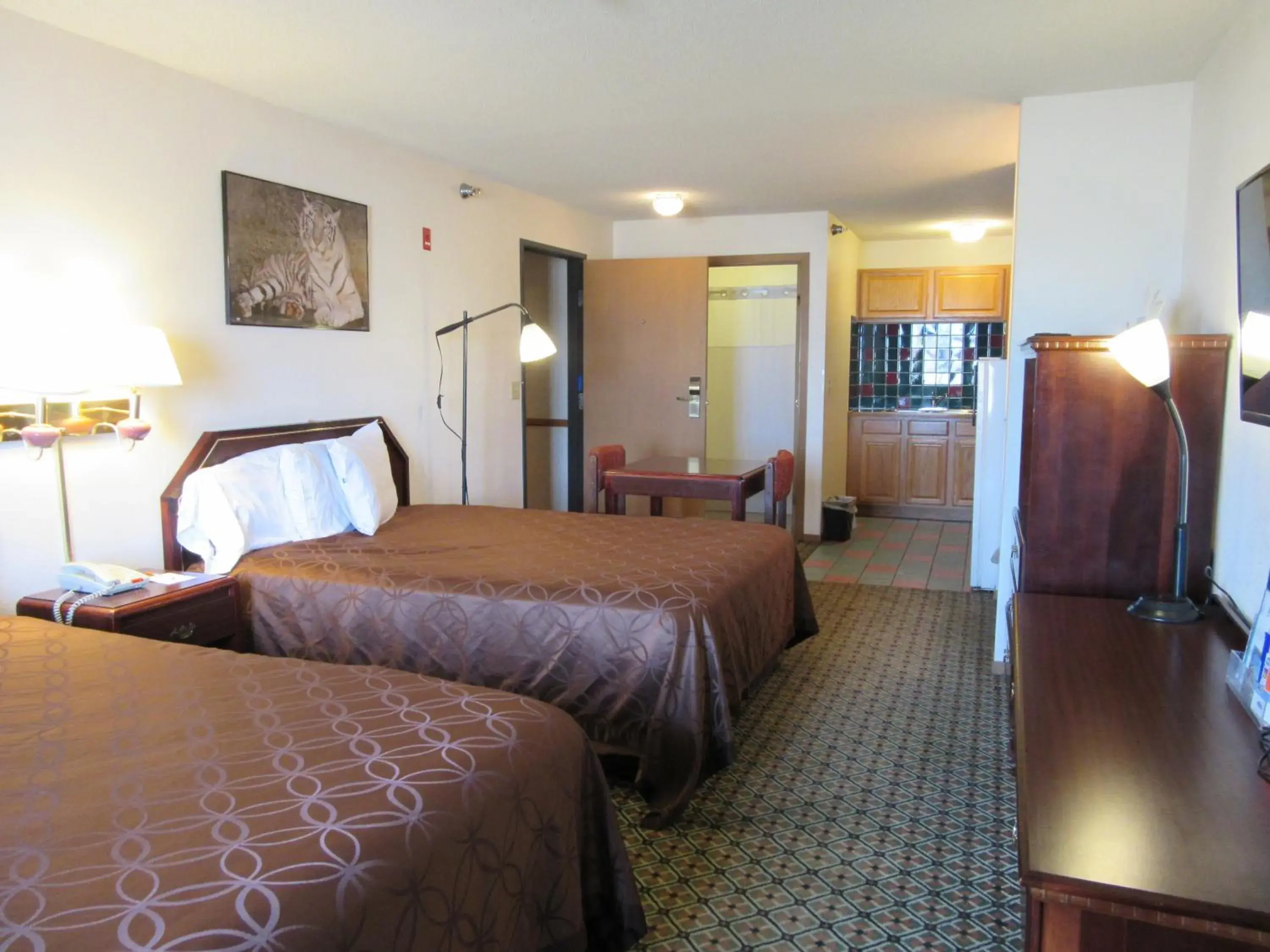 Queen Suite with Two Queen Beds and Kitchen - Non-Smoking in Howard Johnson by Wyndham Wichita Airport Queen Suite with Two Queen Beds and Kitchen - Non-Smoking in Howard Johnson by Wyndham Wichita Airport