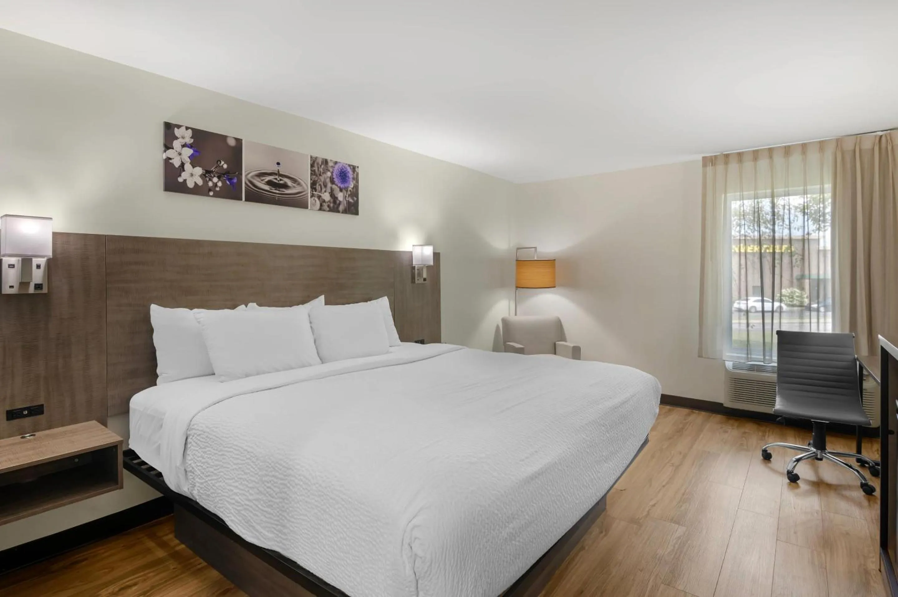 Bedroom in Sleep Inn Franklin - Cool Springs