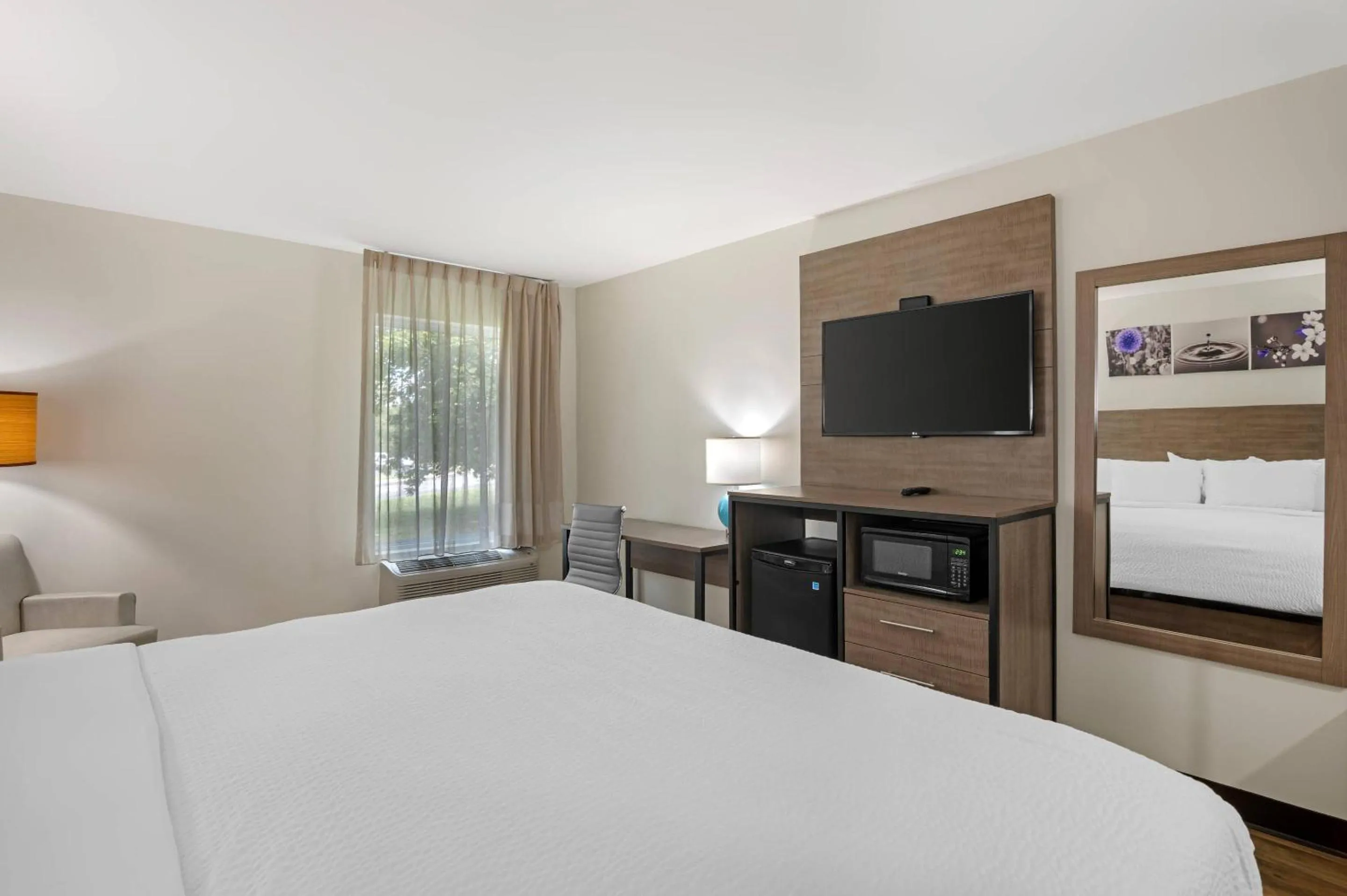 Bedroom in Sleep Inn Franklin - Cool Springs