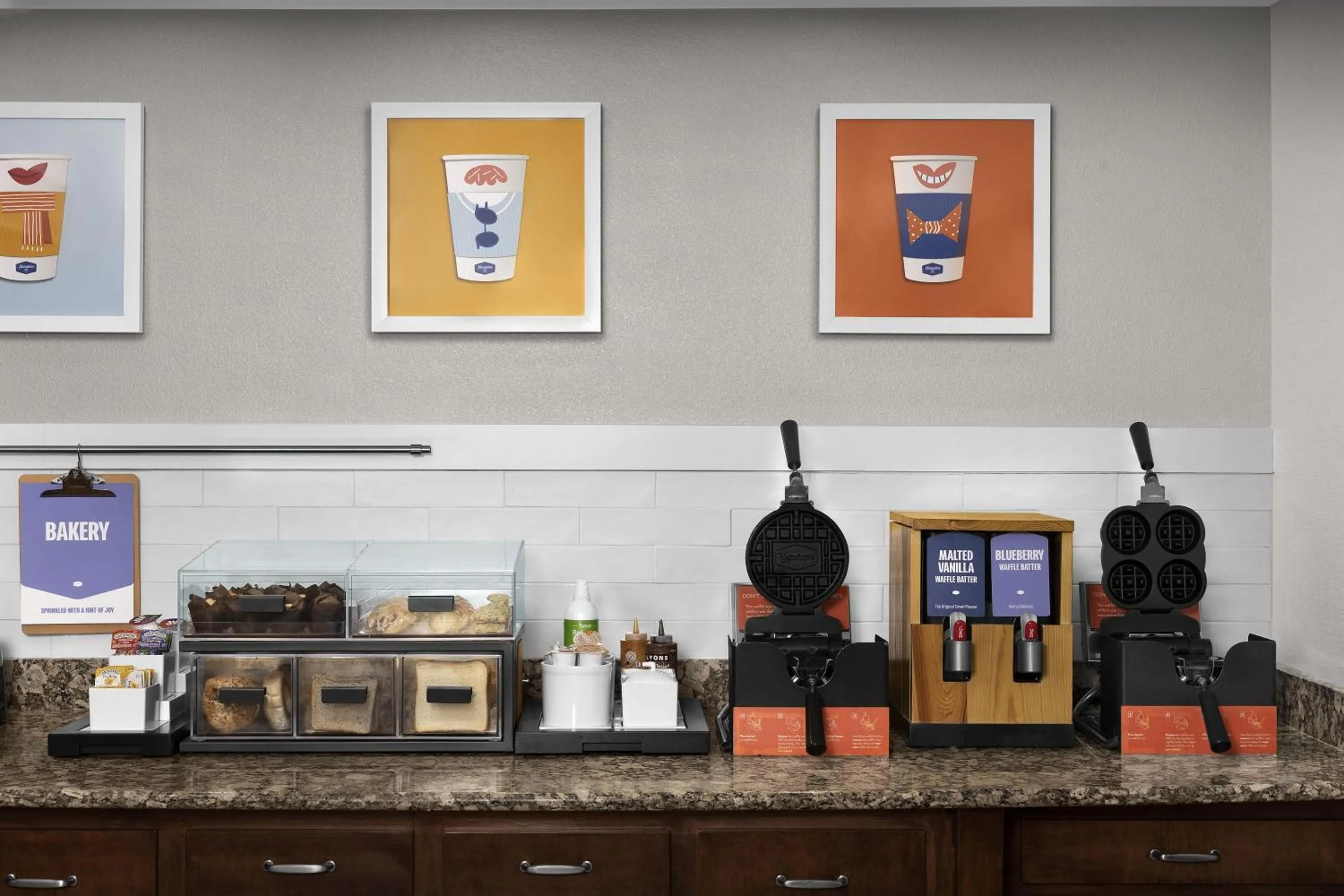 Breakfast in Hampton Inn & Suites Huntersville