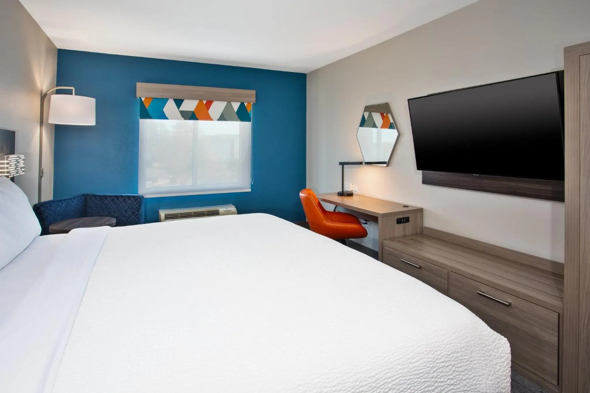 Photo of the whole room, Bed in Holiday Inn Express Augusta North by IHG
