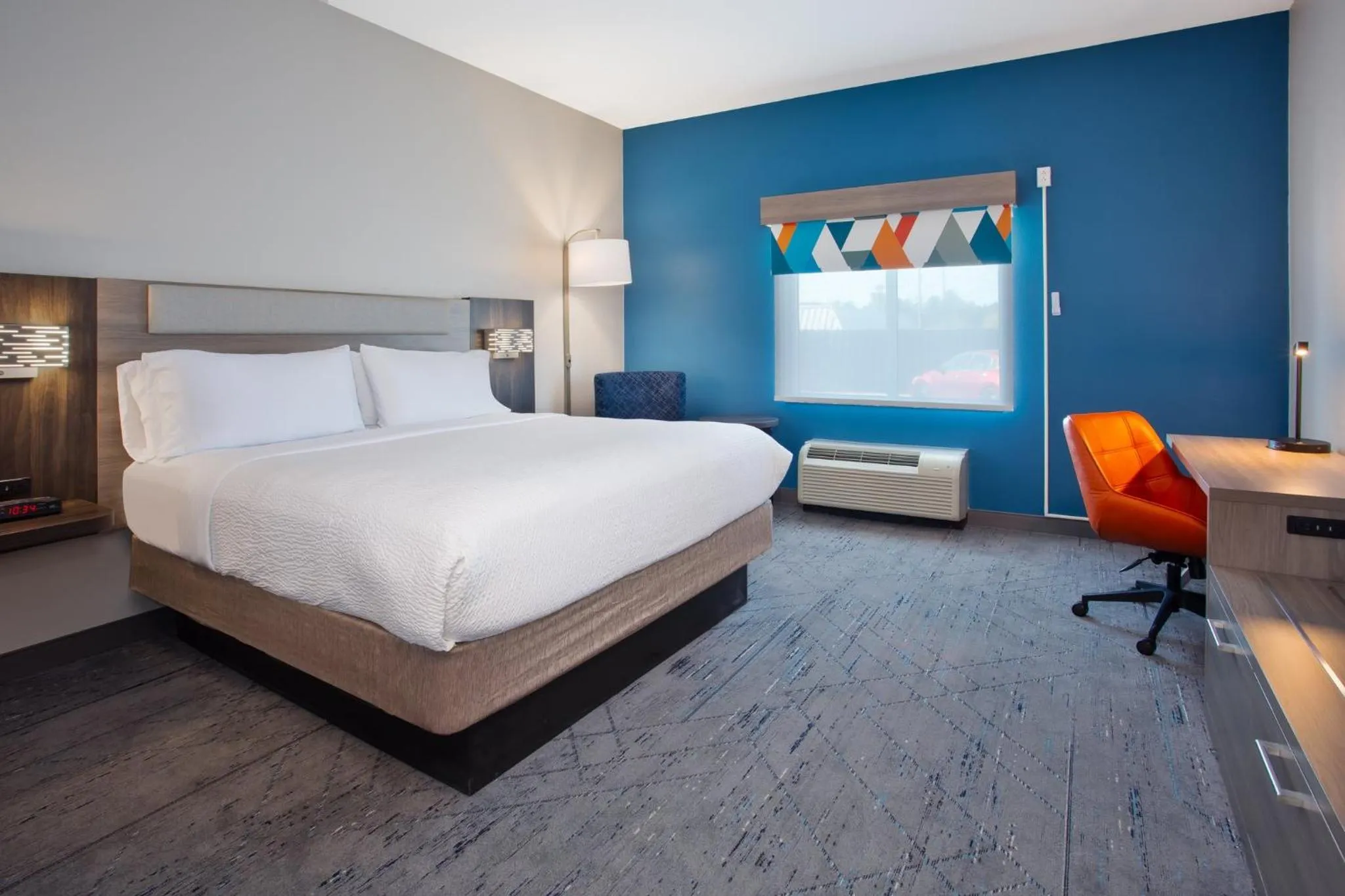 Photo of the whole room, Bed in Holiday Inn Express Augusta North by IHG