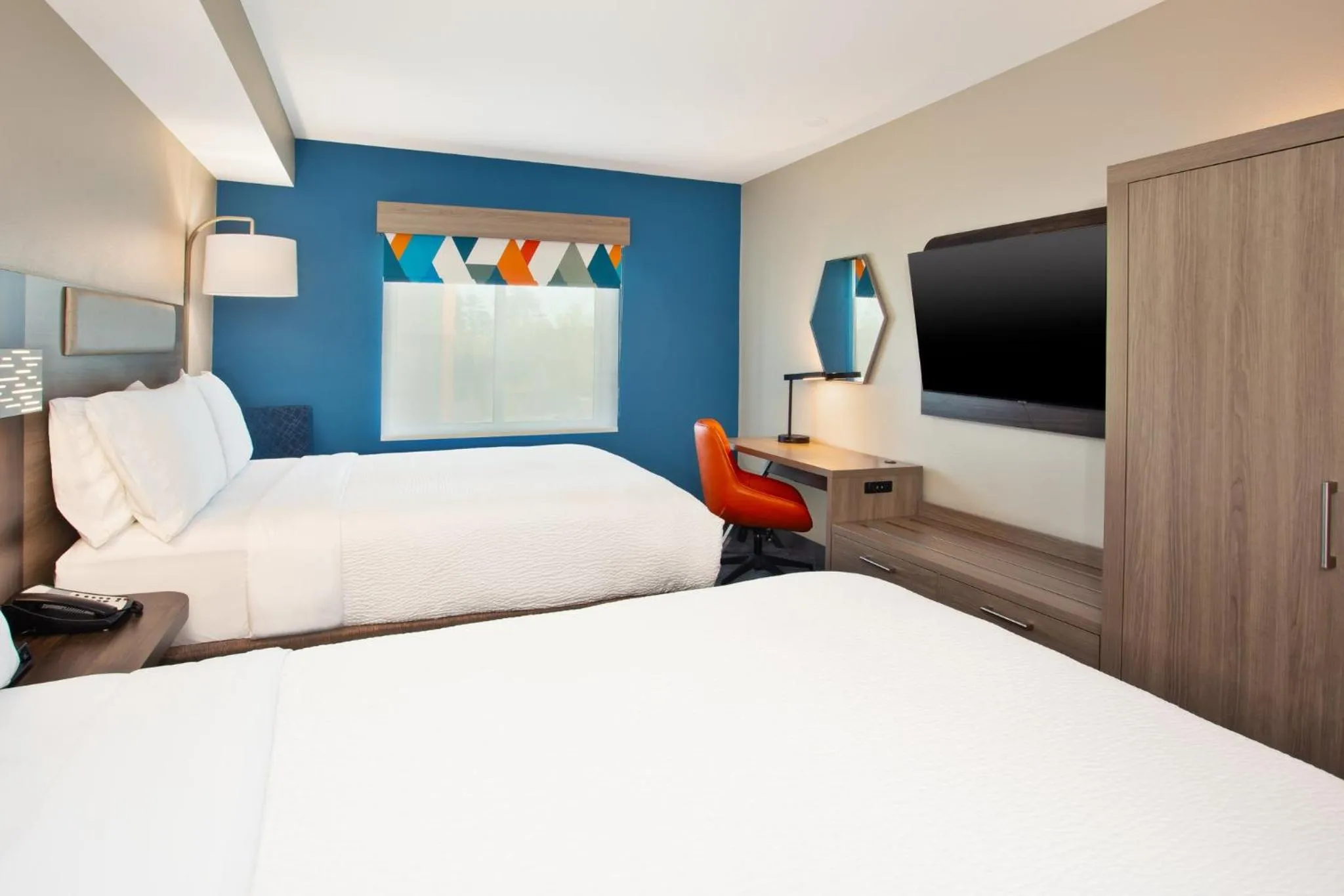 Photo of the whole room, Bed in Holiday Inn Express Augusta North by IHG