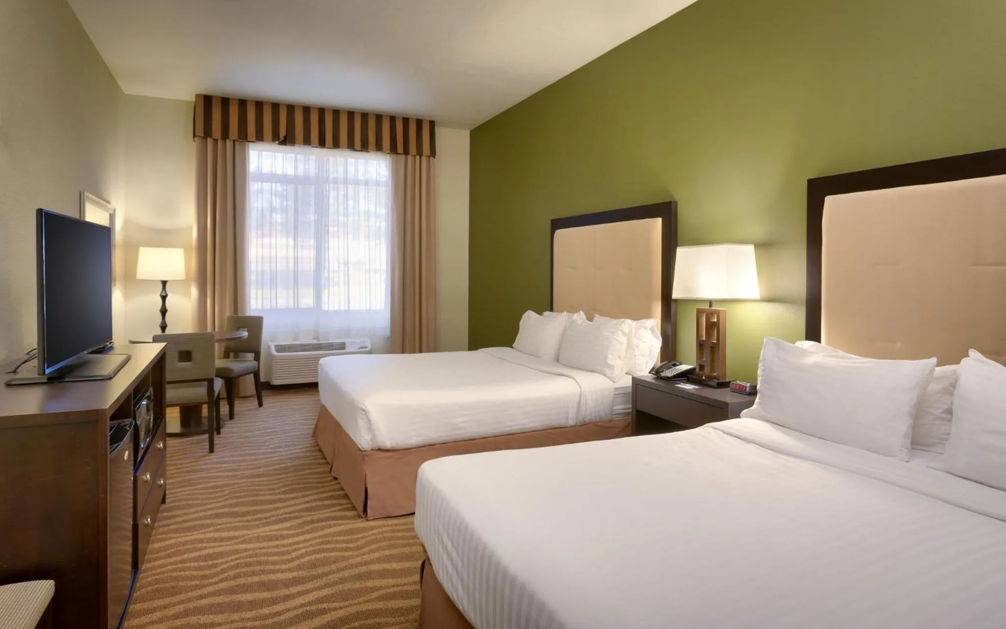 Photo of the whole room, Bed in Holiday Inn Express & Suites American Fork - North Provo by IHG