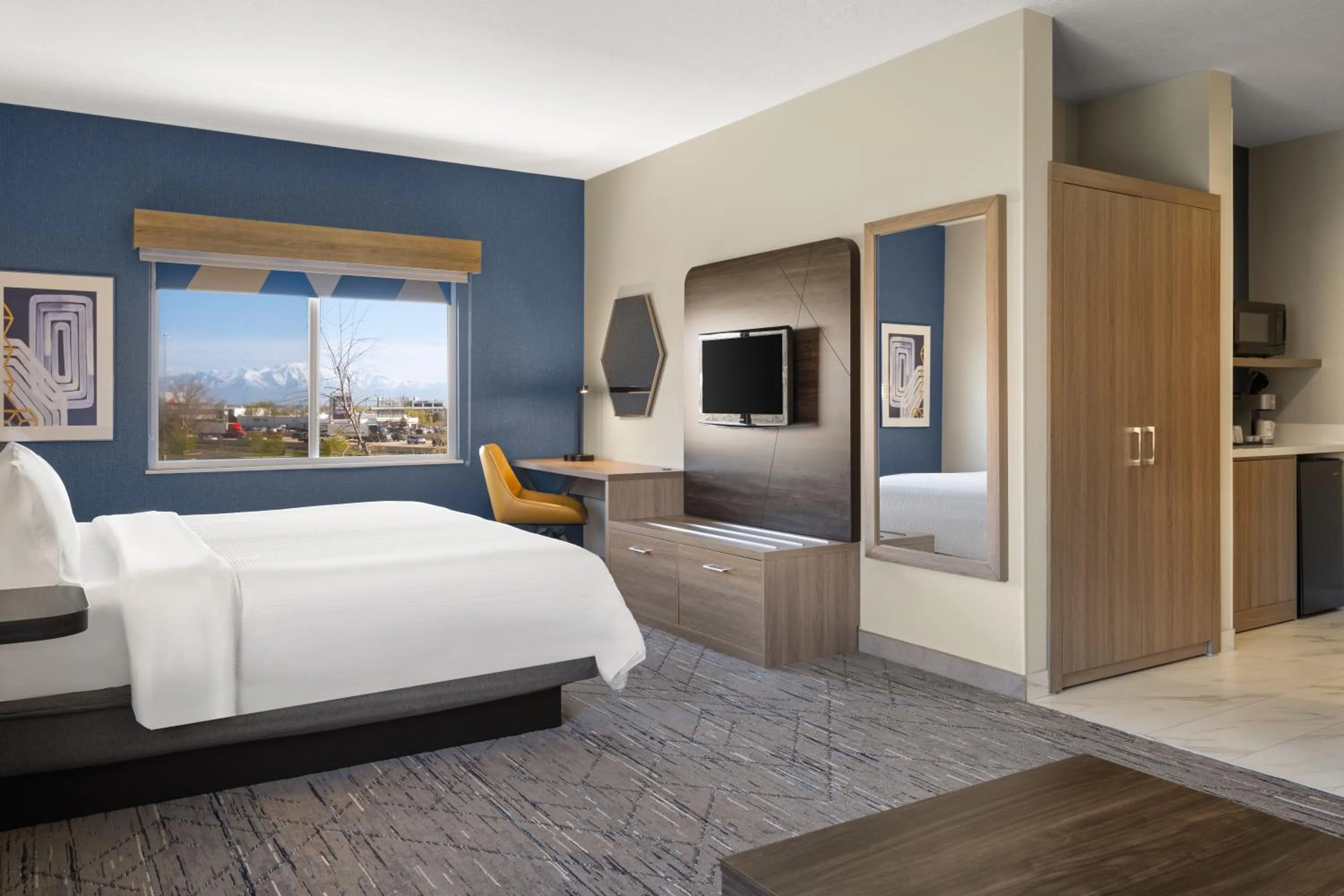 Bed in Holiday Inn Express & Suites American Fork - North Provo by IHG