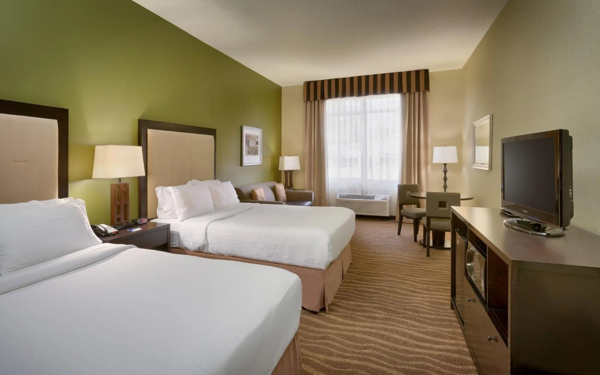 Photo of the whole room, Bed in Holiday Inn Express & Suites American Fork - North Provo by IHG