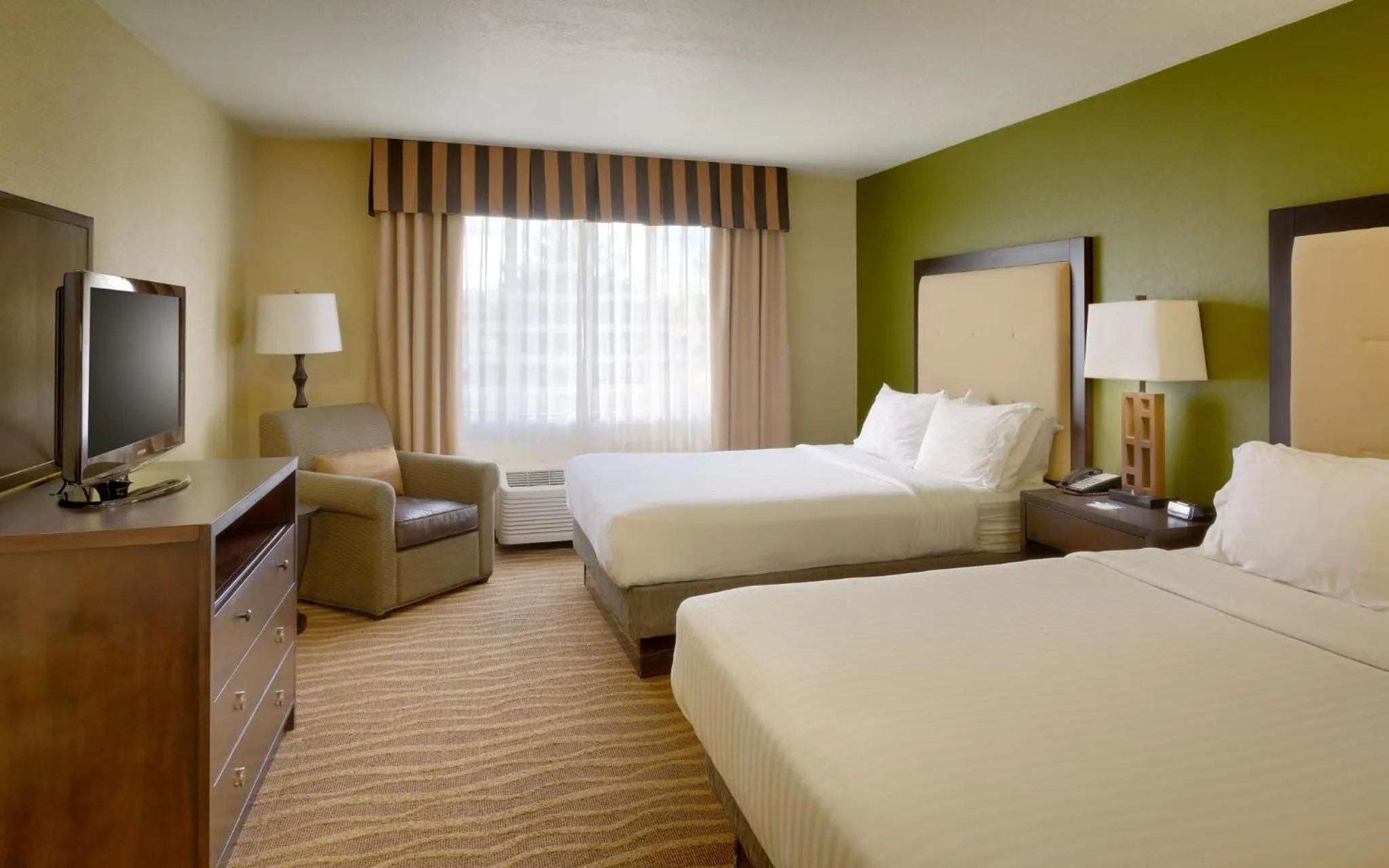 Photo of the whole room, Bed in Holiday Inn Express & Suites American Fork - North Provo by IHG