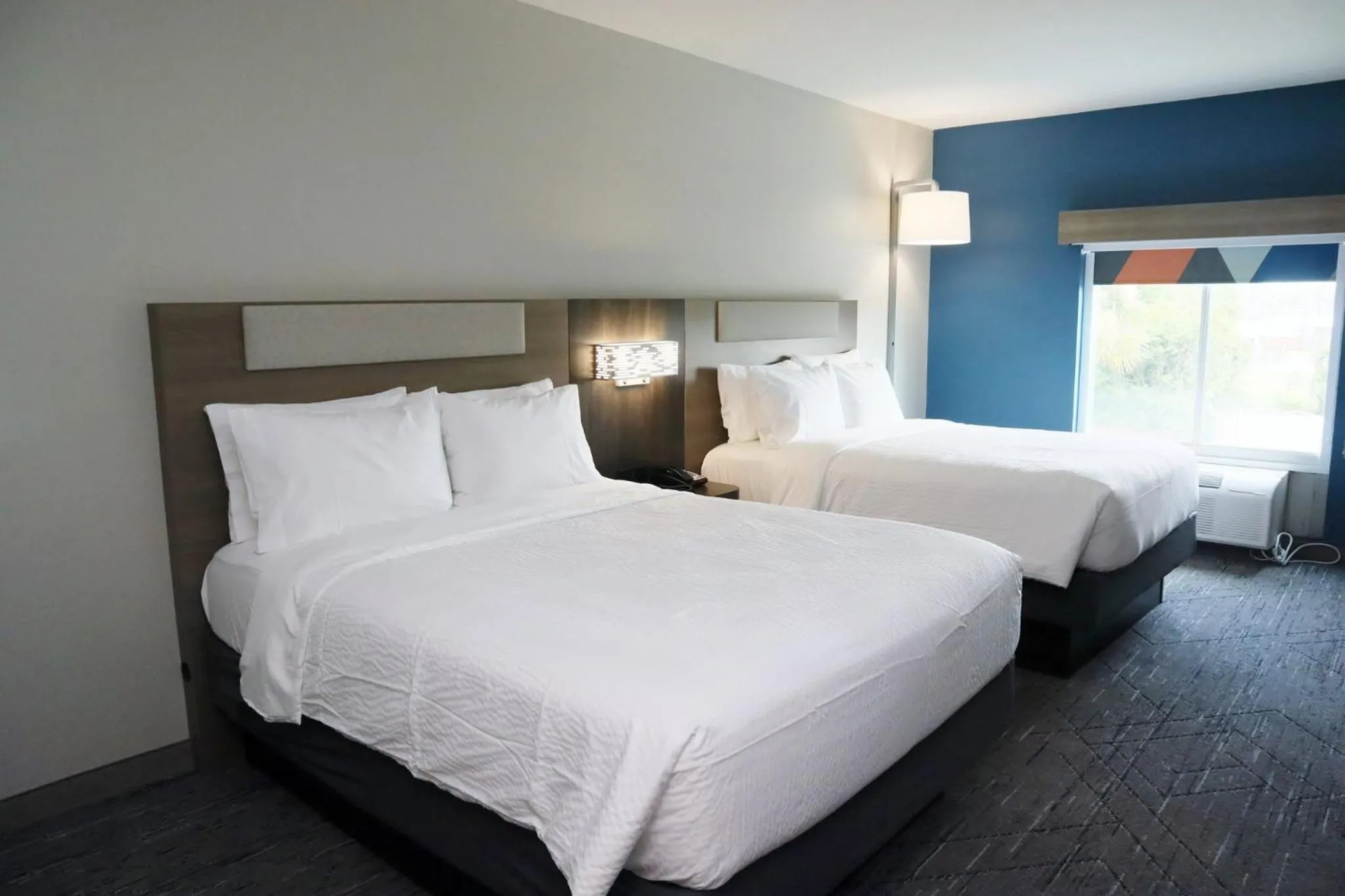 Photo of the whole room, Bed in Holiday Inn Express Baton Rouge North by IHG