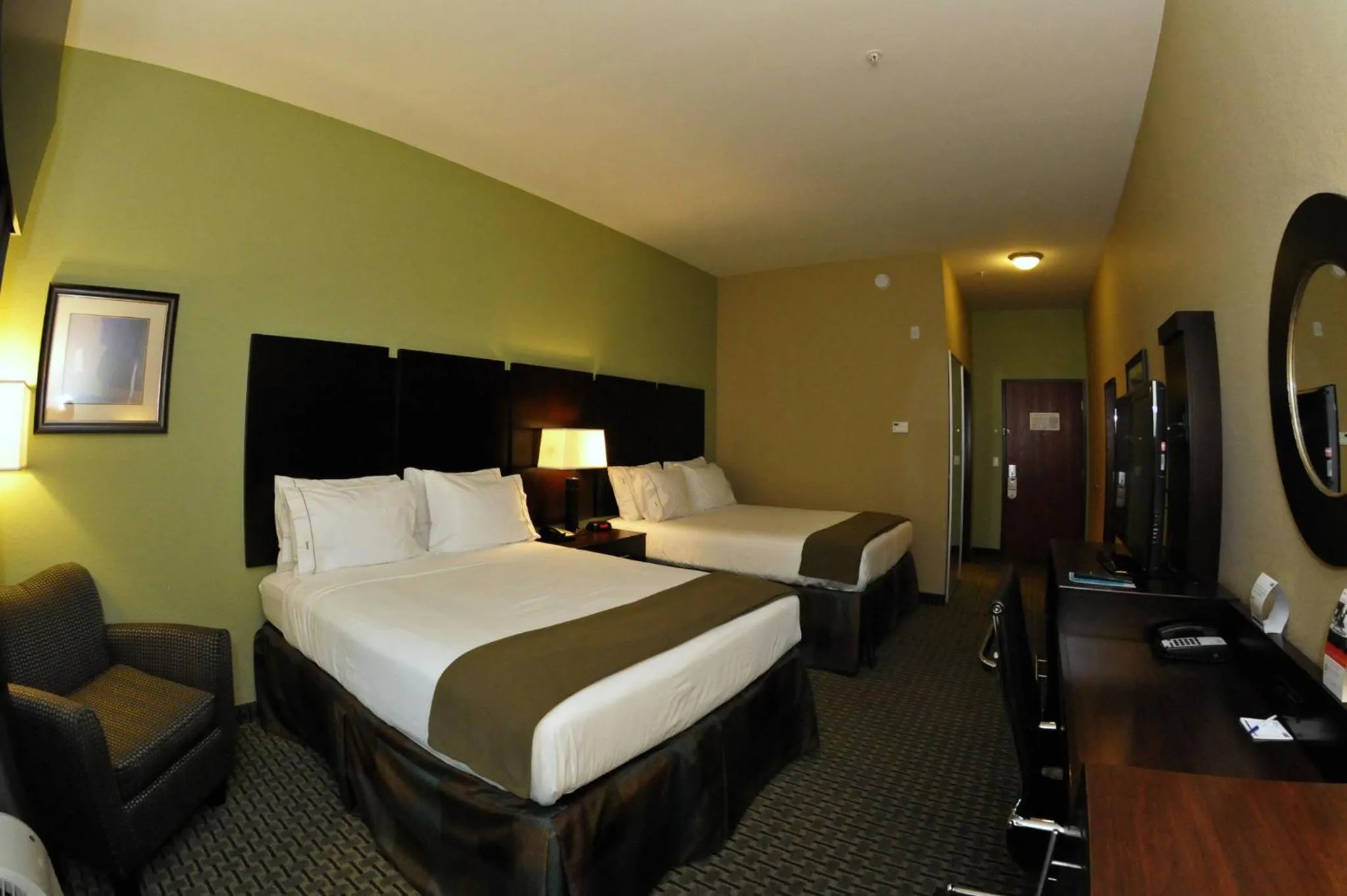 Photo of the whole room, Bed in Holiday Inn Express Baton Rouge North by IHG